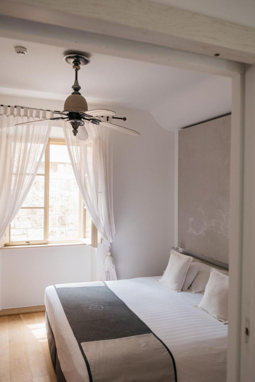 Three-Bedroom Apartment - VENICE