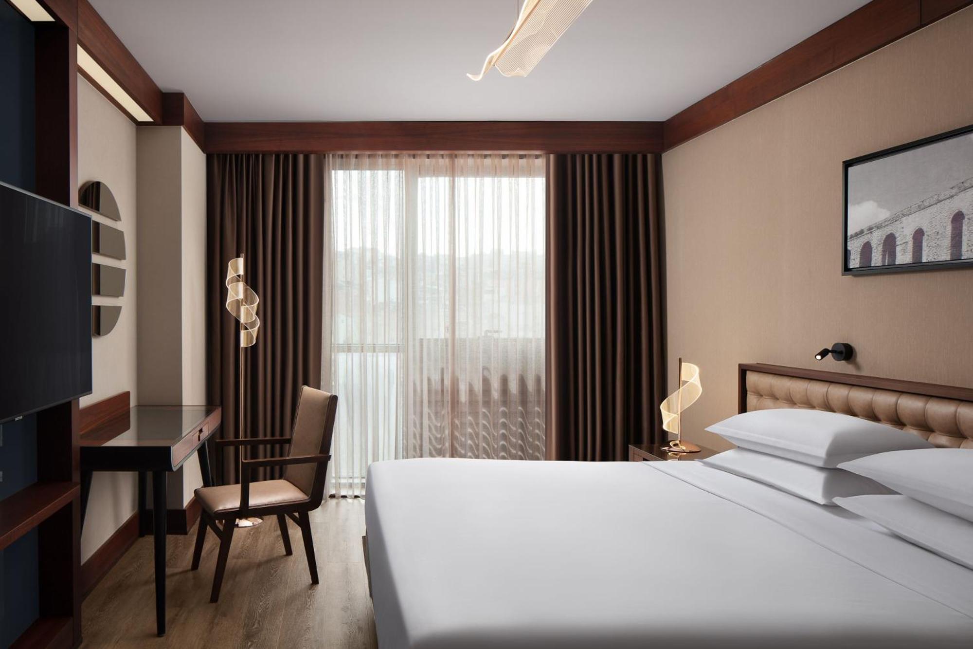 Executive King Room with Lounge Access,1585500898:JPEG