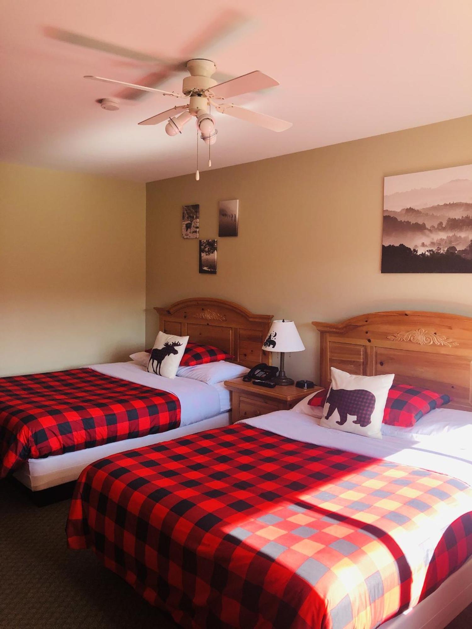 Room with Two Queen Beds,1585502593:JPEG