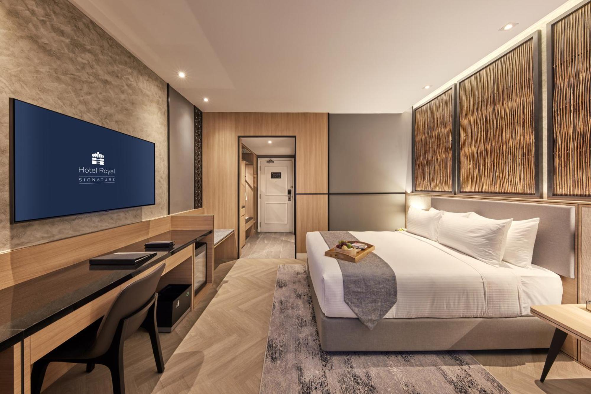 Deluxe King Bed Room Only
