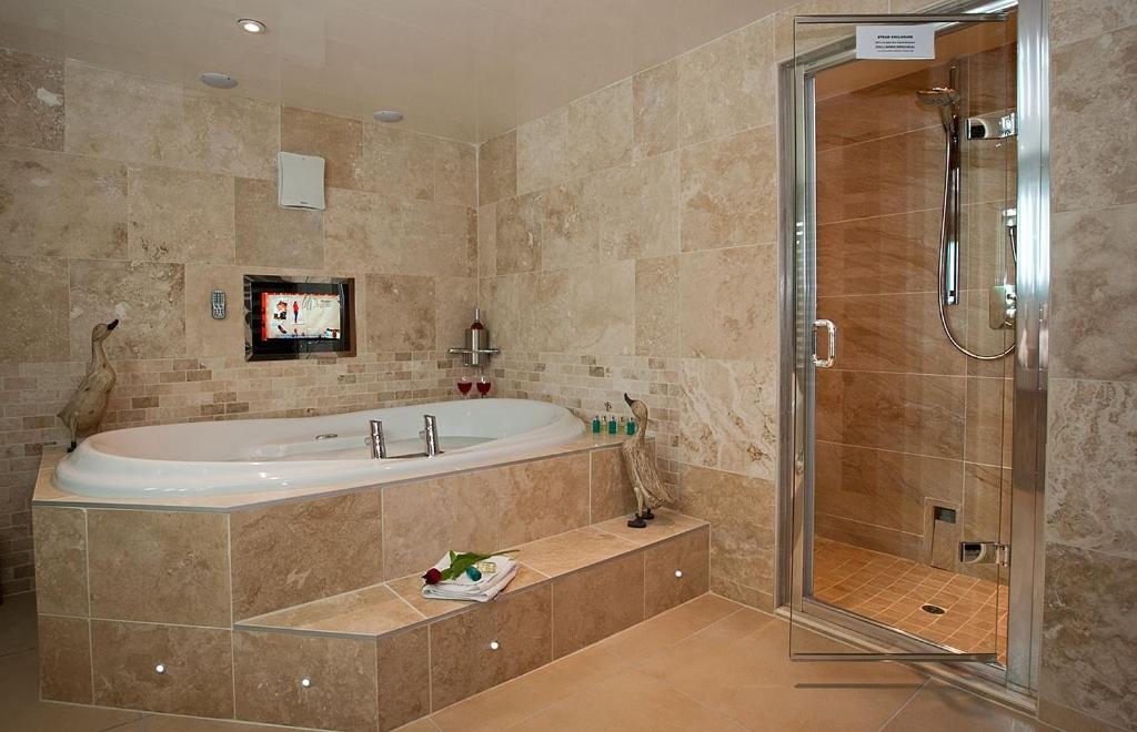 Deluxe Suite with Spa Bath,1586102898:JPEG