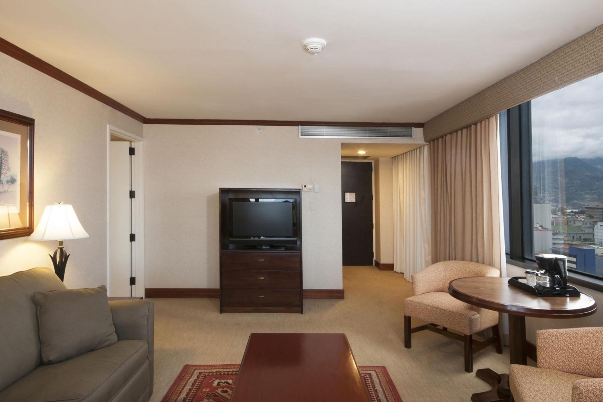 Executive King Suite with Sofa Bed and City View,1586121498:JPEG