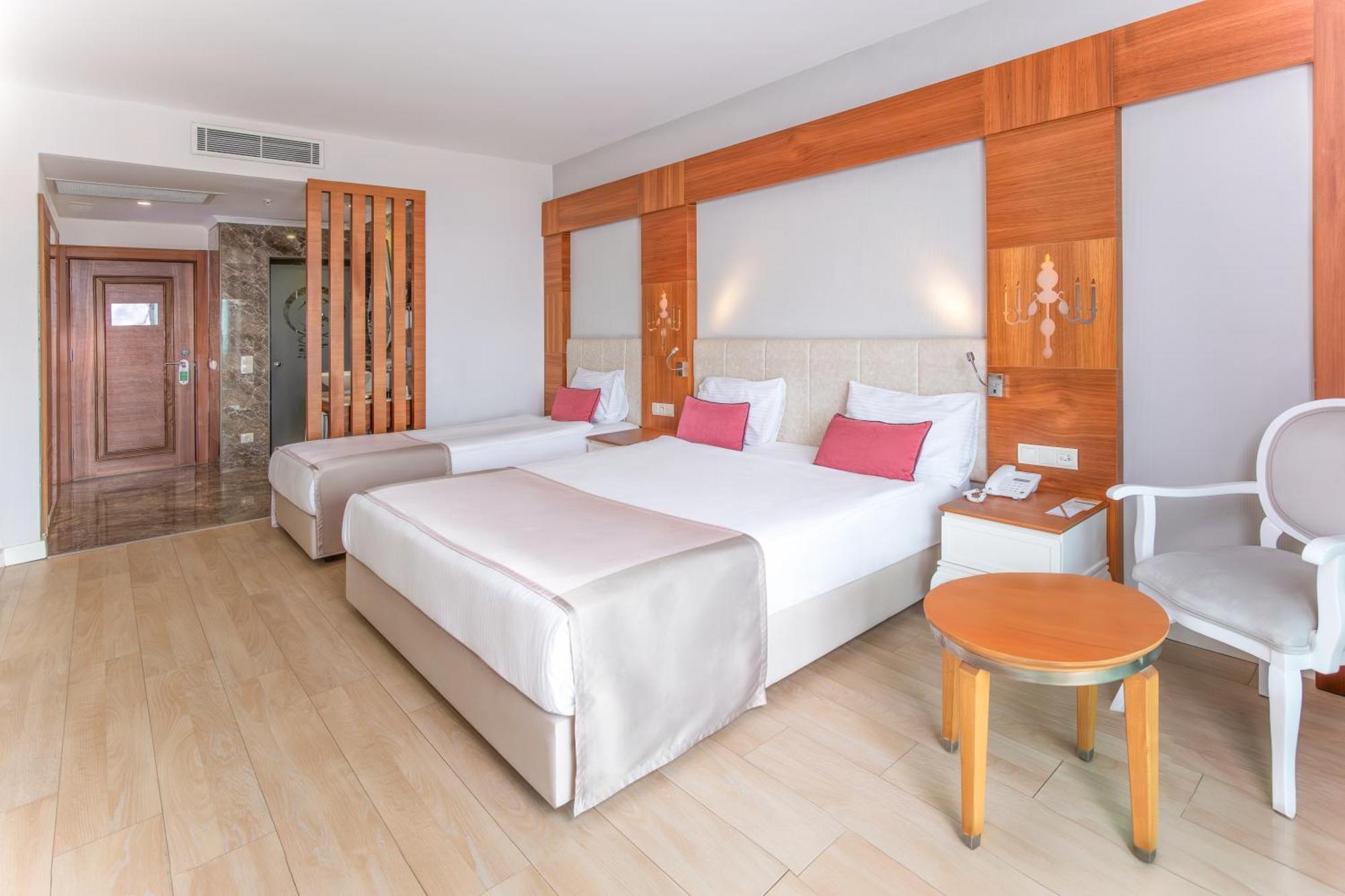 Triple Room with Sea View,1586137019:JPEG