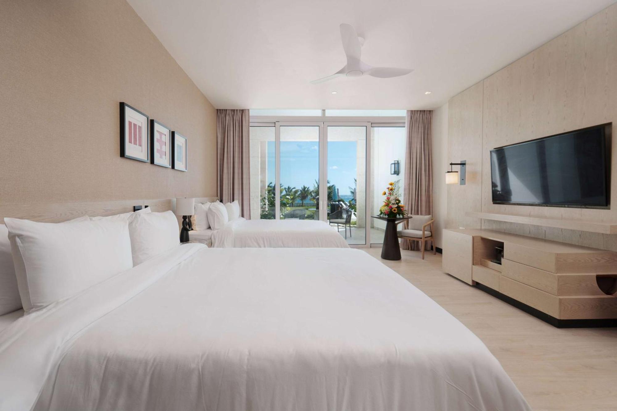 Deluxe Queen Room Resort View