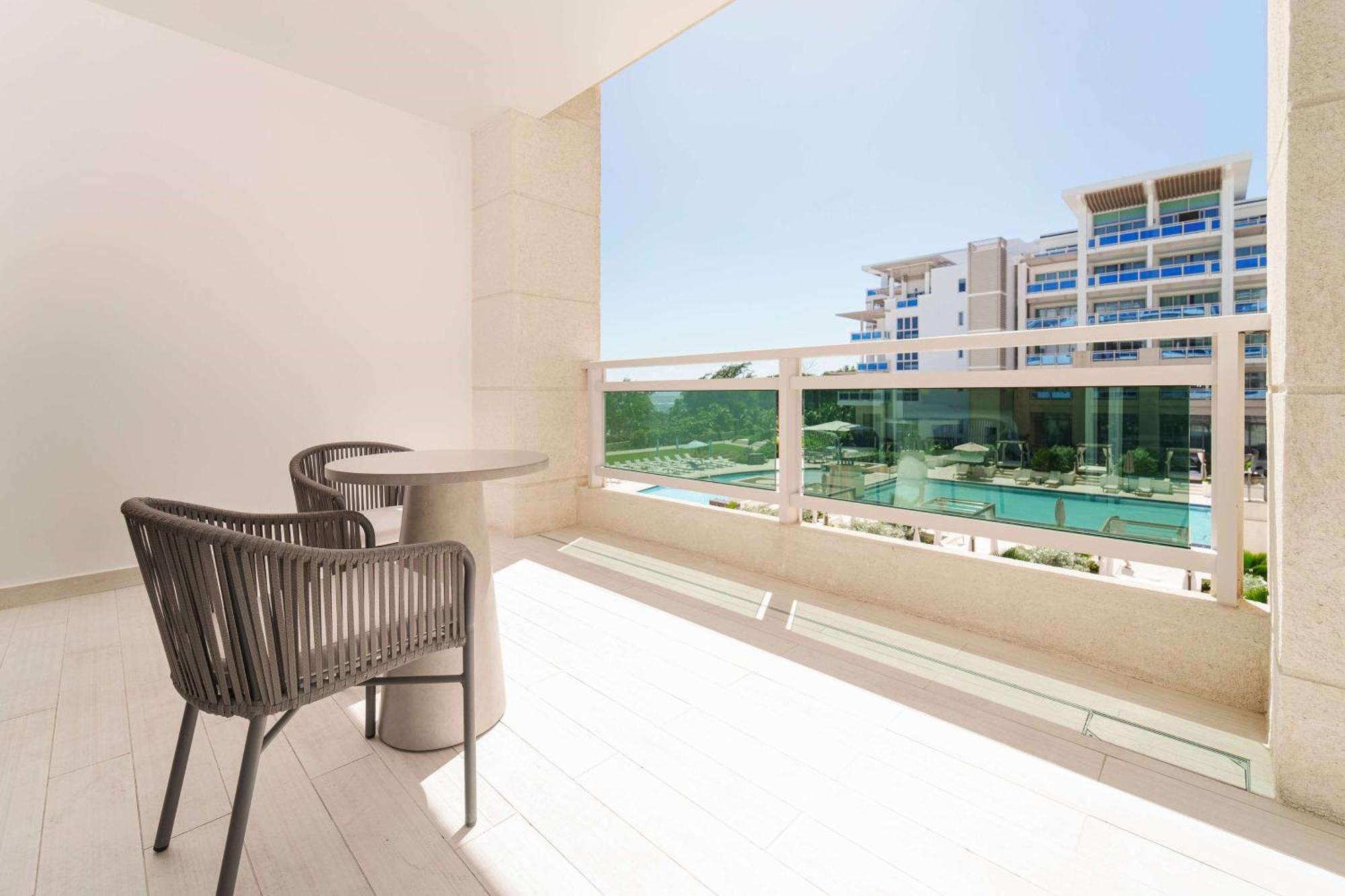 Deluxe King Room Resort View