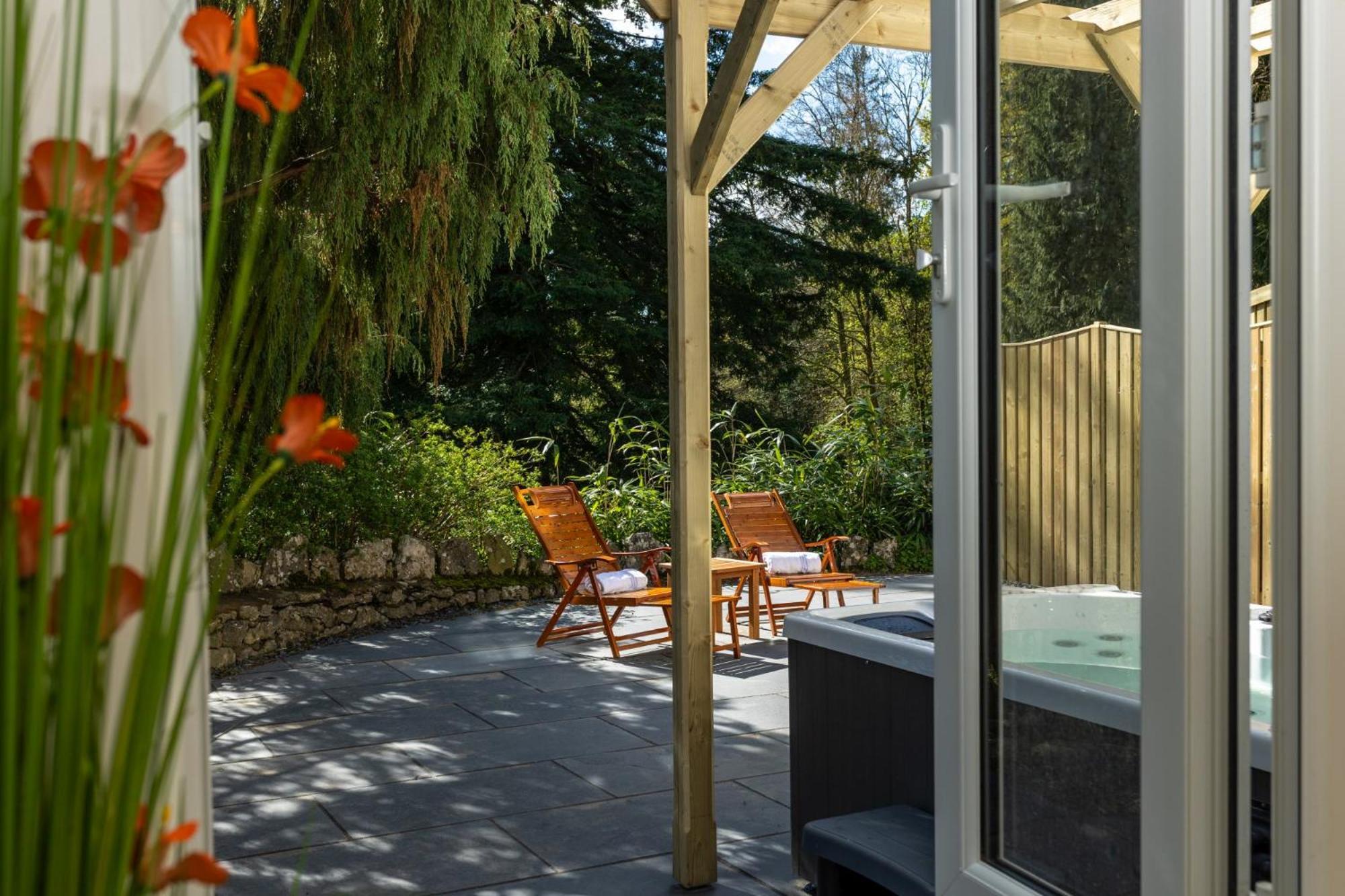 Garden Room Hot Tub
