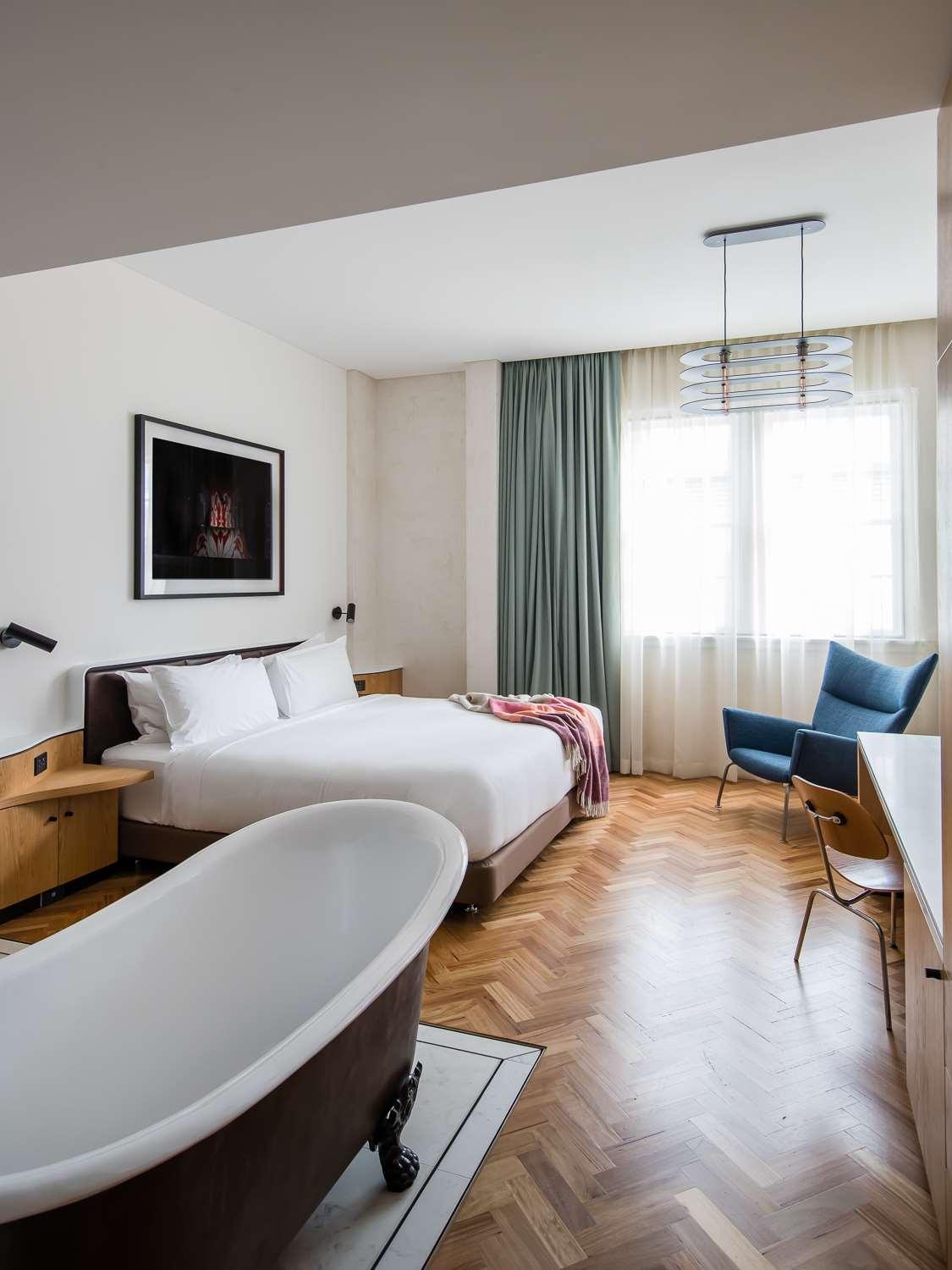 King Room Abercrombie
