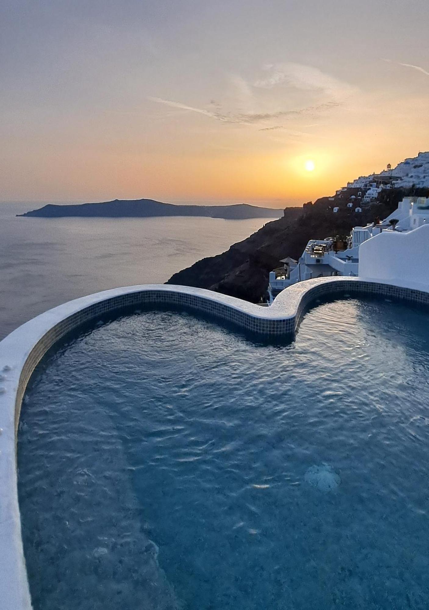 Suite avec Petite Piscine en Forme de Cœur