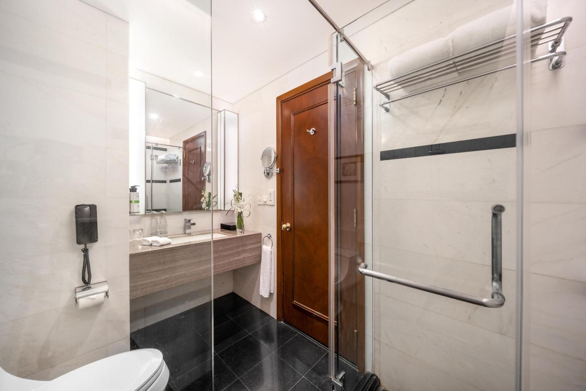 Deluxe Room with Twin Beds and City View,1587500806:JPEG