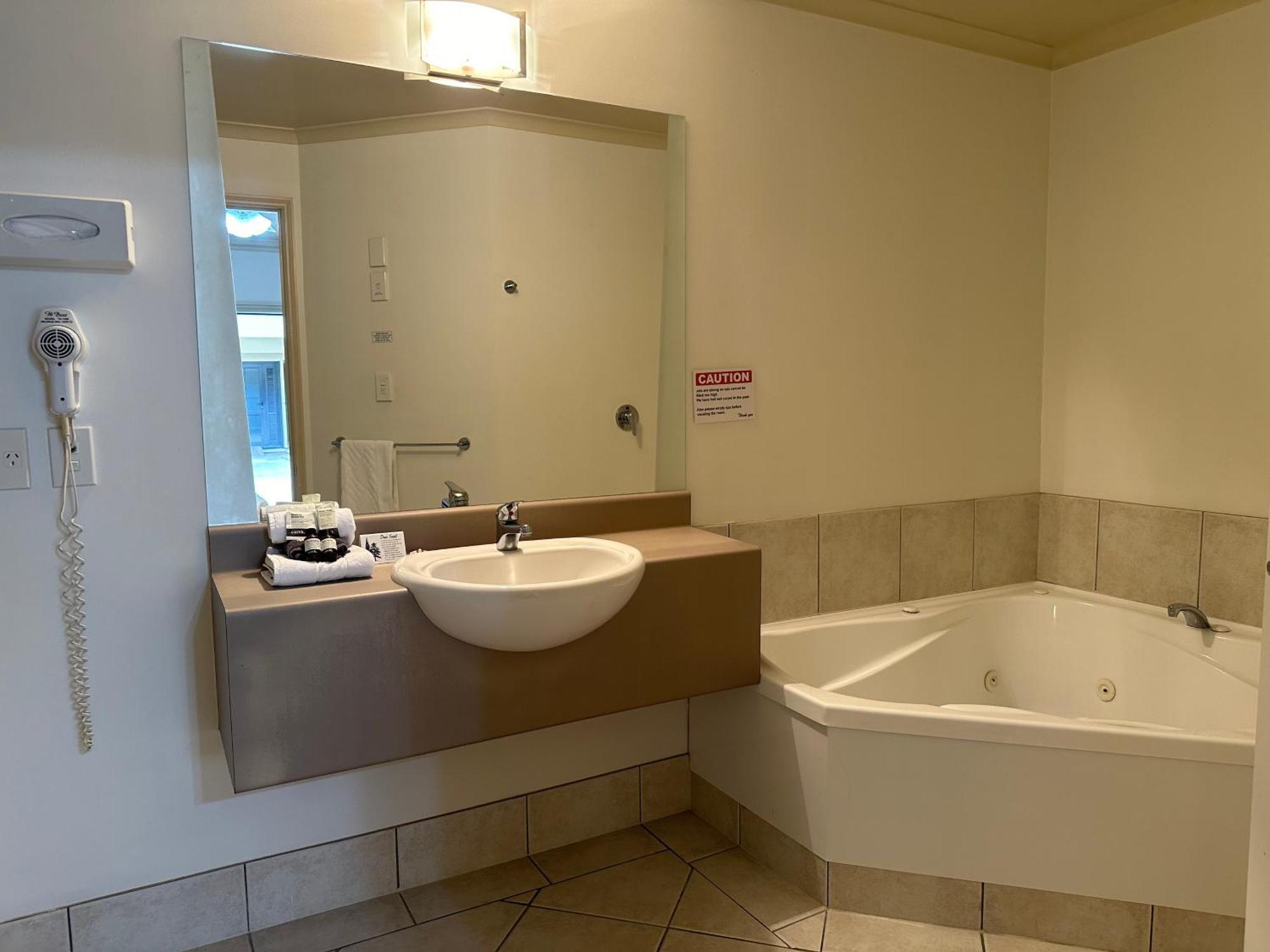 Executive Studio with Spa Bath