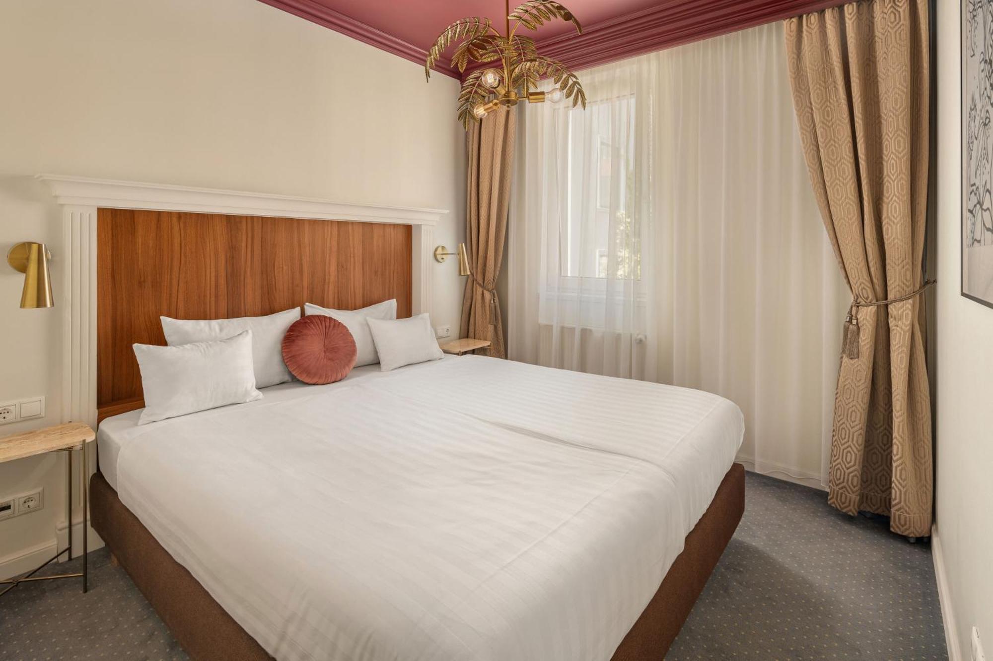 Superior King Suite