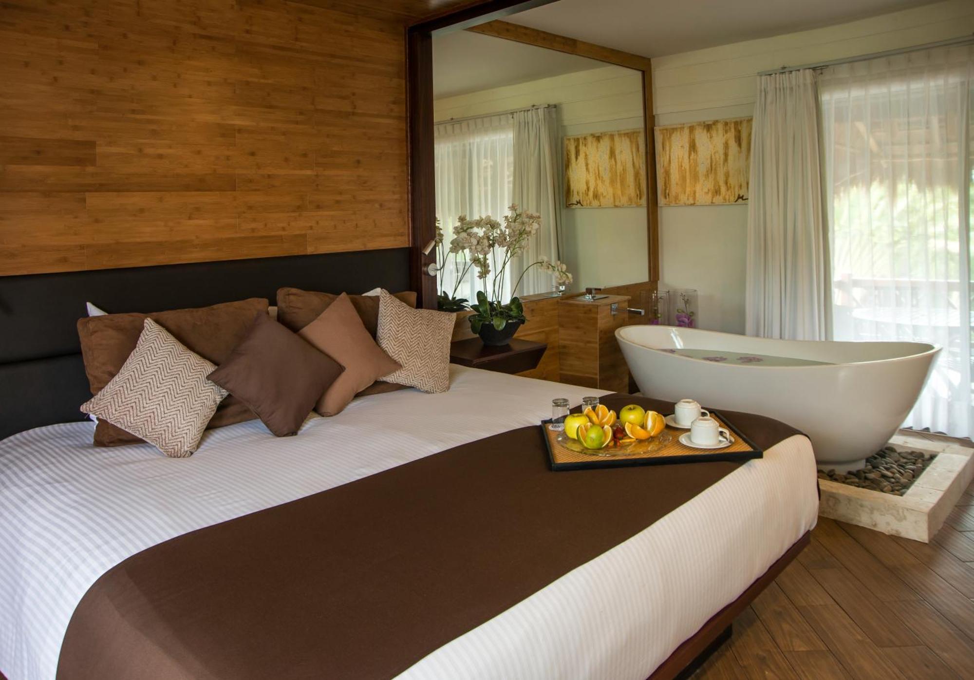 Master Suite Buffet