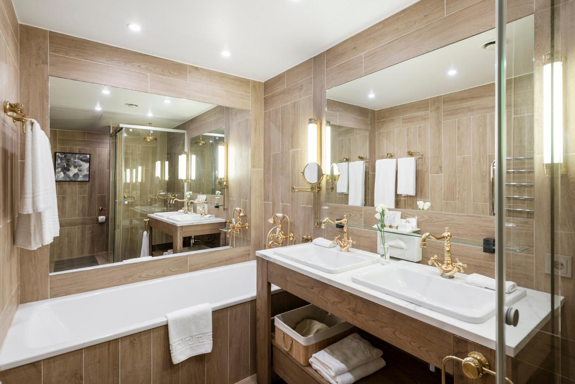 Deluxe Room Spa Access