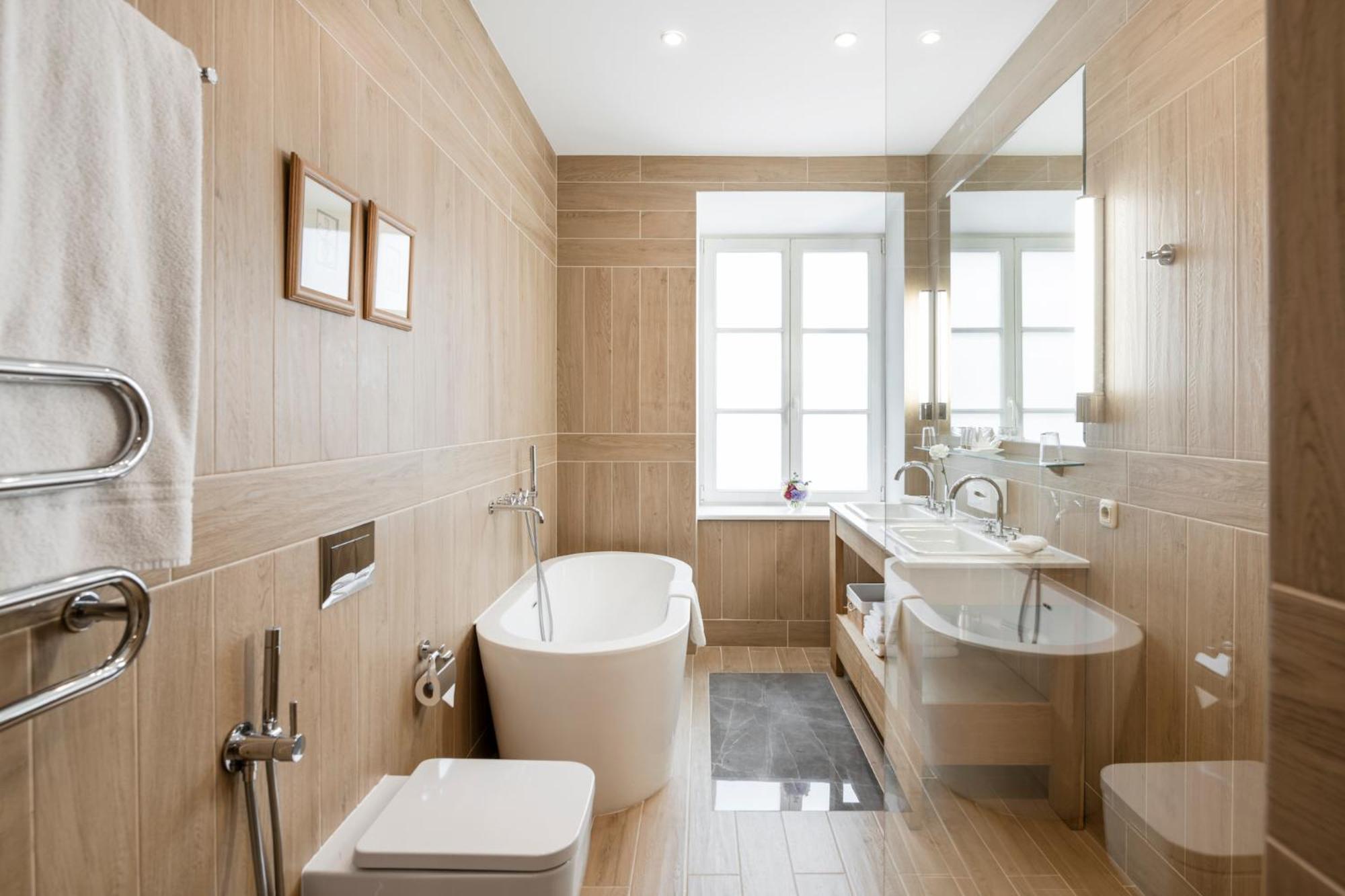 Deluxe Room Spa Access