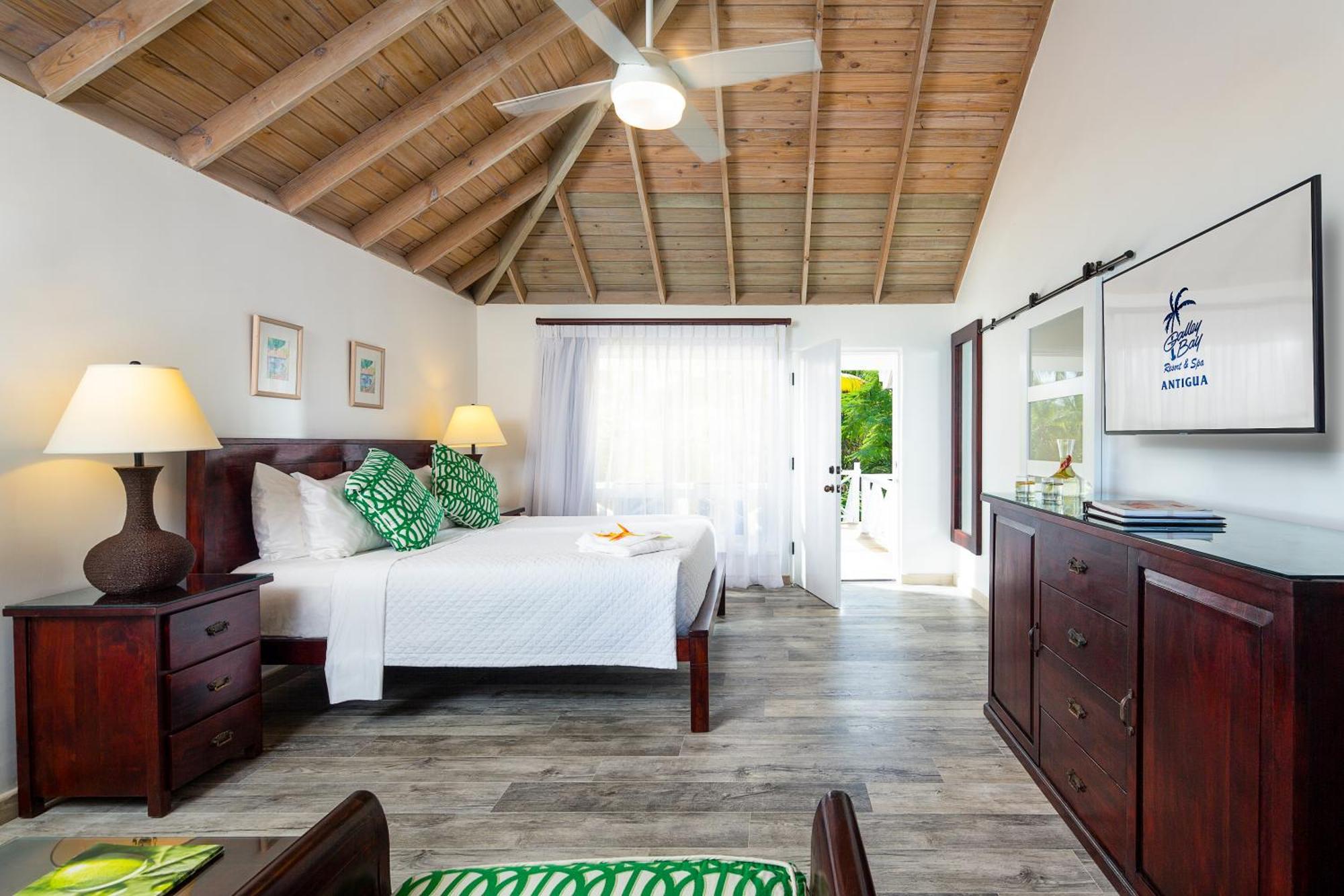 Deluxe Beachfront Room