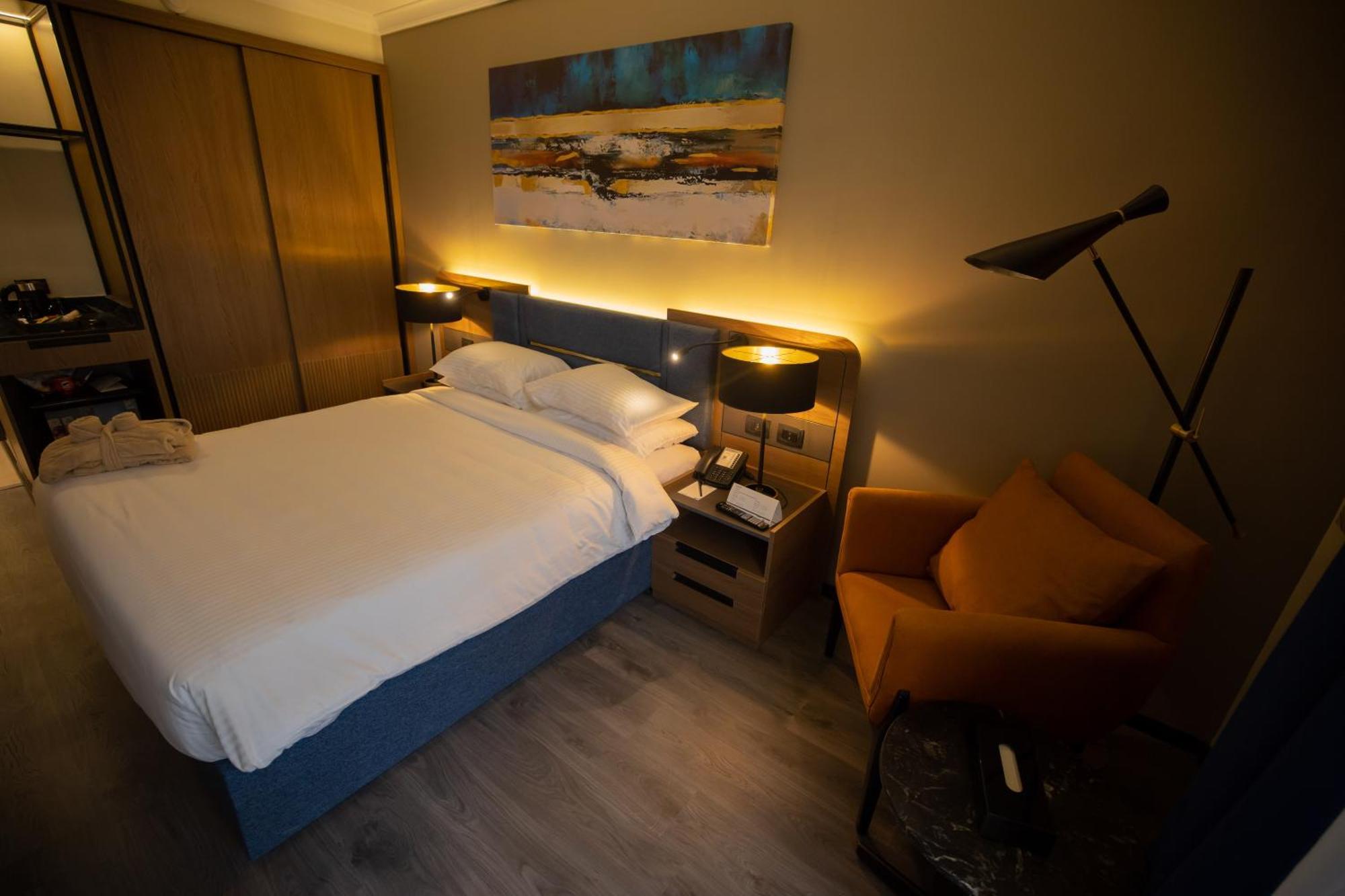 Premium King Room 24 or 7 Butler Lounge Access