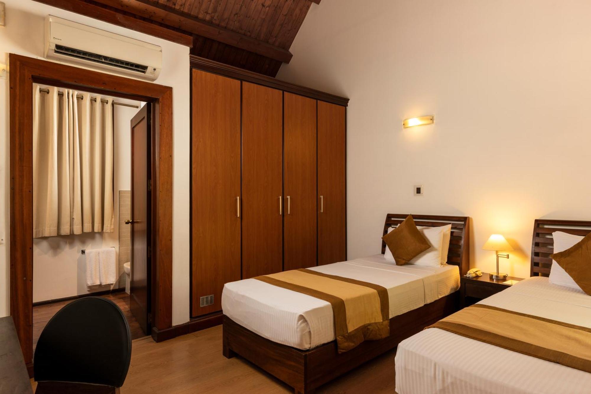 Deluxe Room a Complimentary 15-minute Ayurveda Spa treatment per reservation