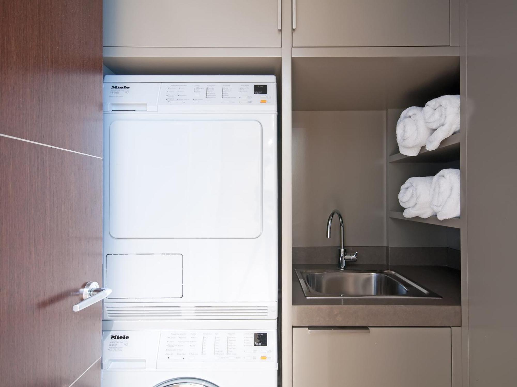 Luxury Two Bedroom Apartment First Level 204