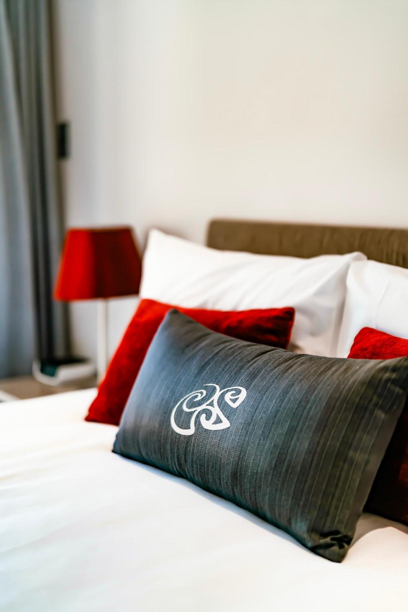 Deluxe King Studio,1588338487:JPEG