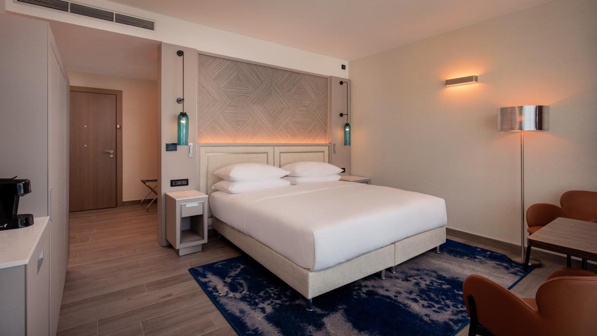 King Guest Room with Sea View - Accessible