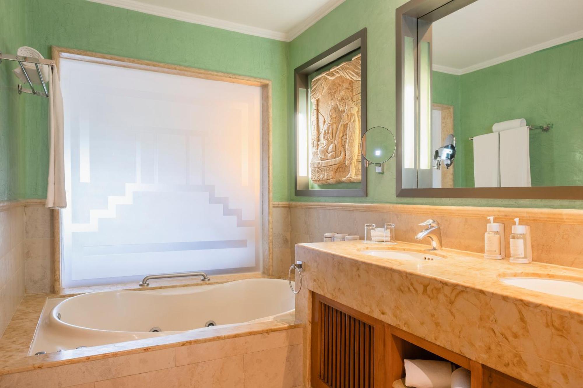 Junior Suite Near Pool