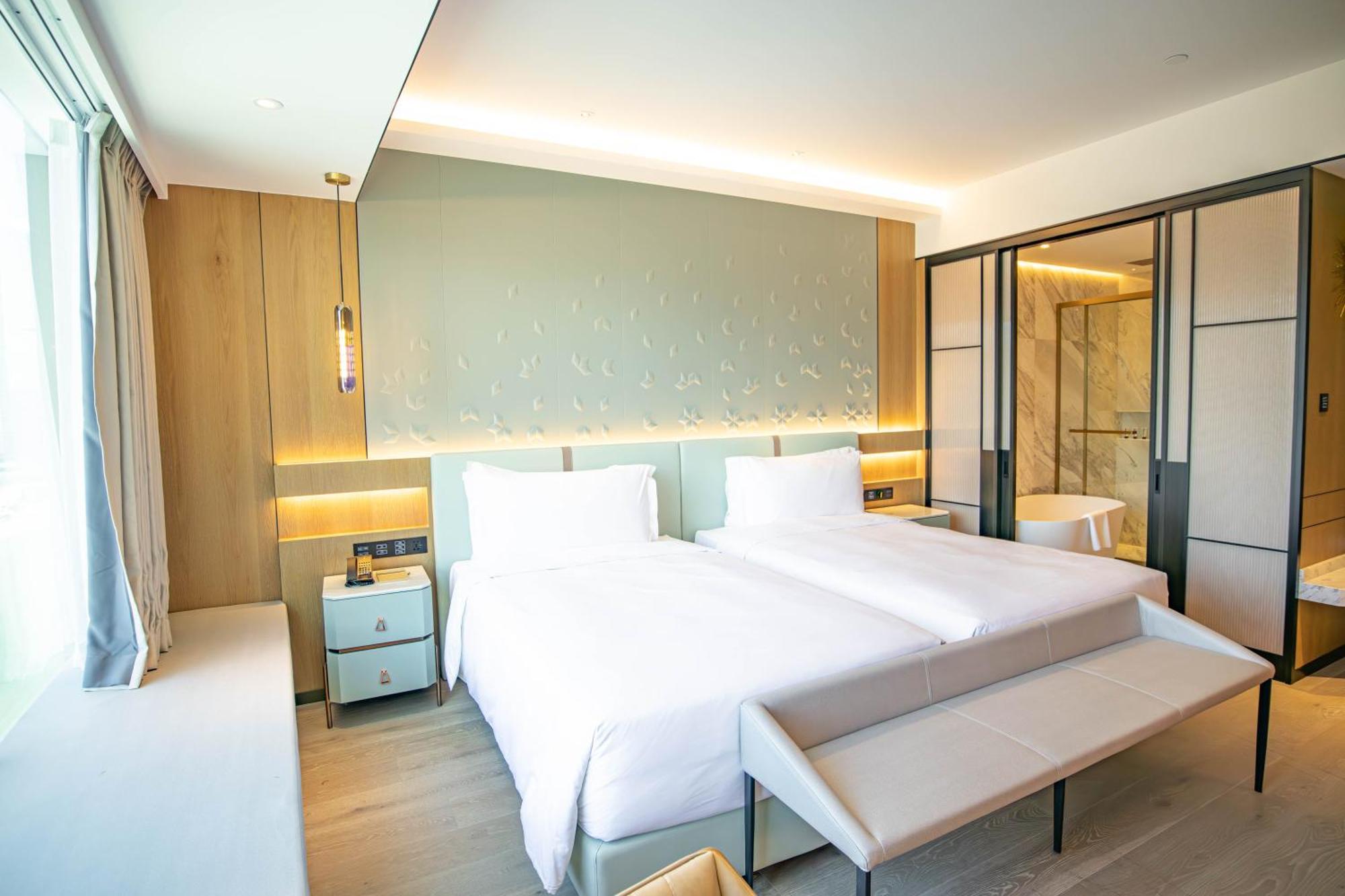 Twin Room Lake View