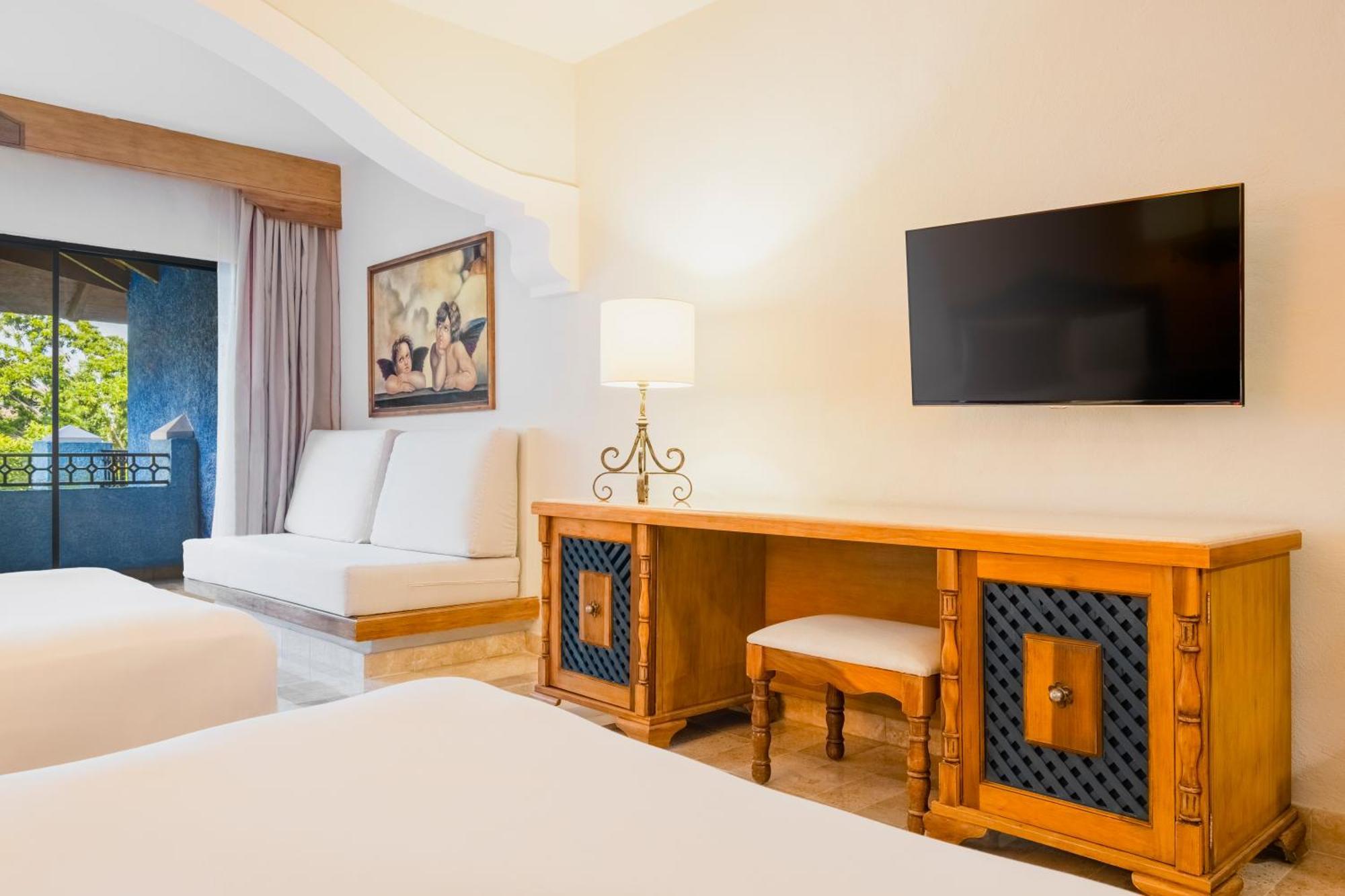 Junior Suite Near Pool