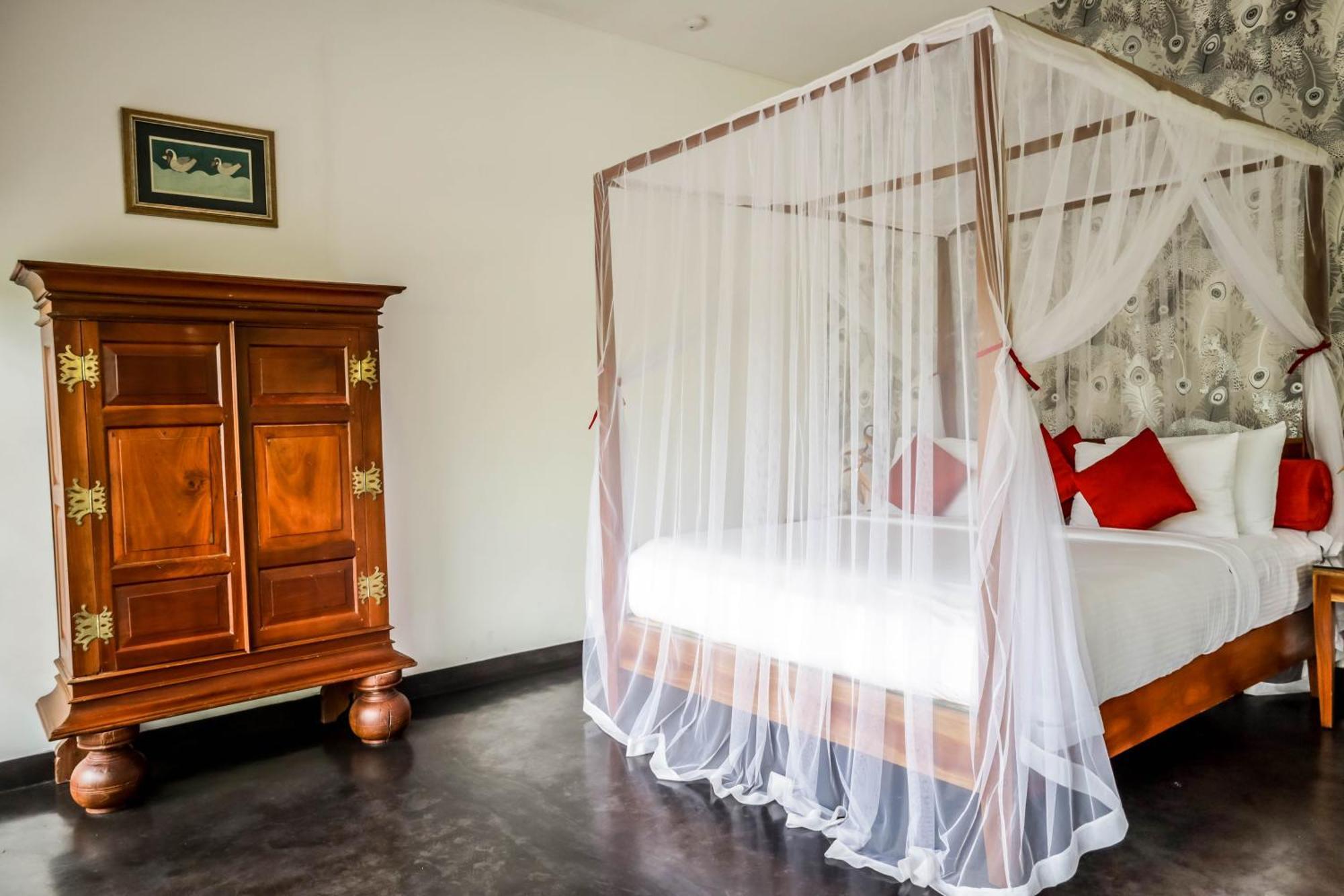 Family Room Terrace 24 hours Check & Check out