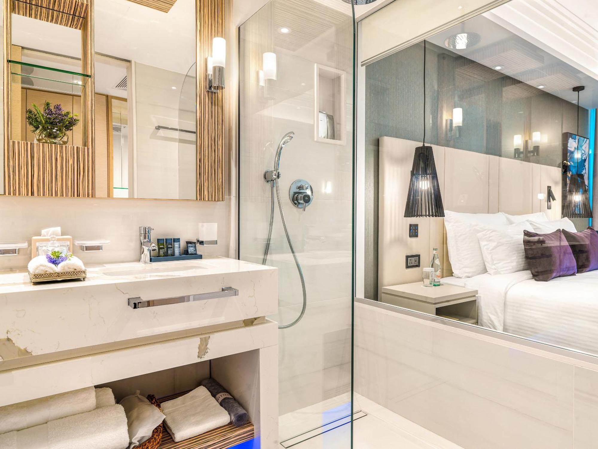 Deluxe Room Inland View