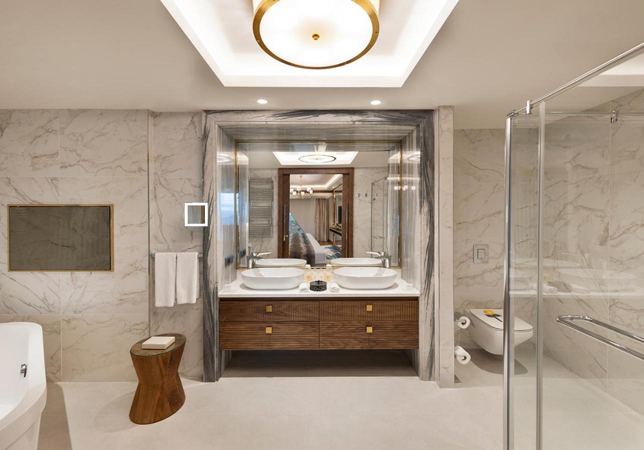 Presidential Suite King Size Bed