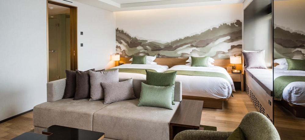 Deluxe Family Suite