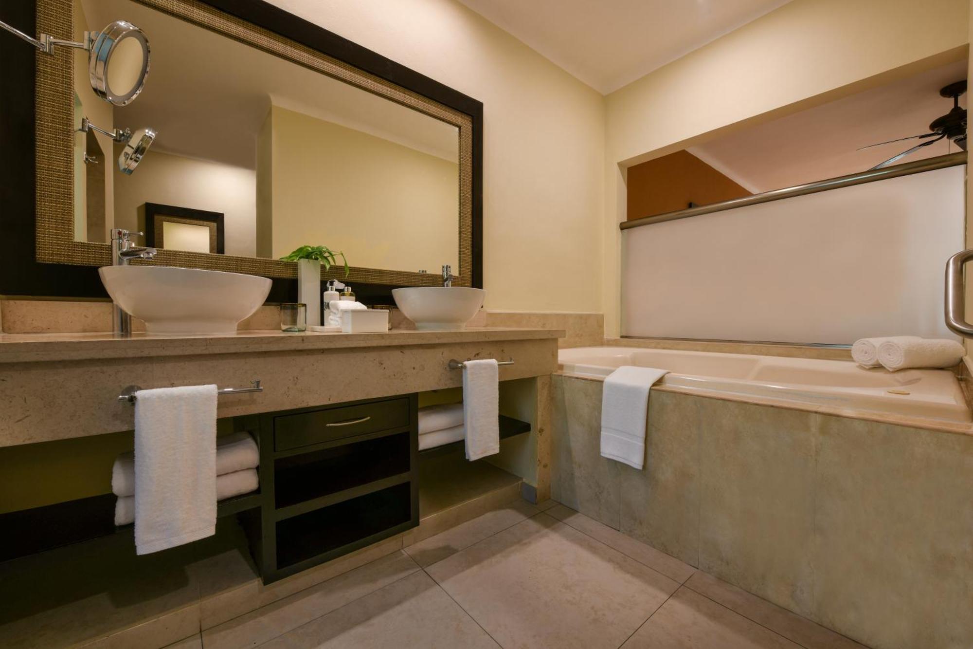 Luxury Junior Suite