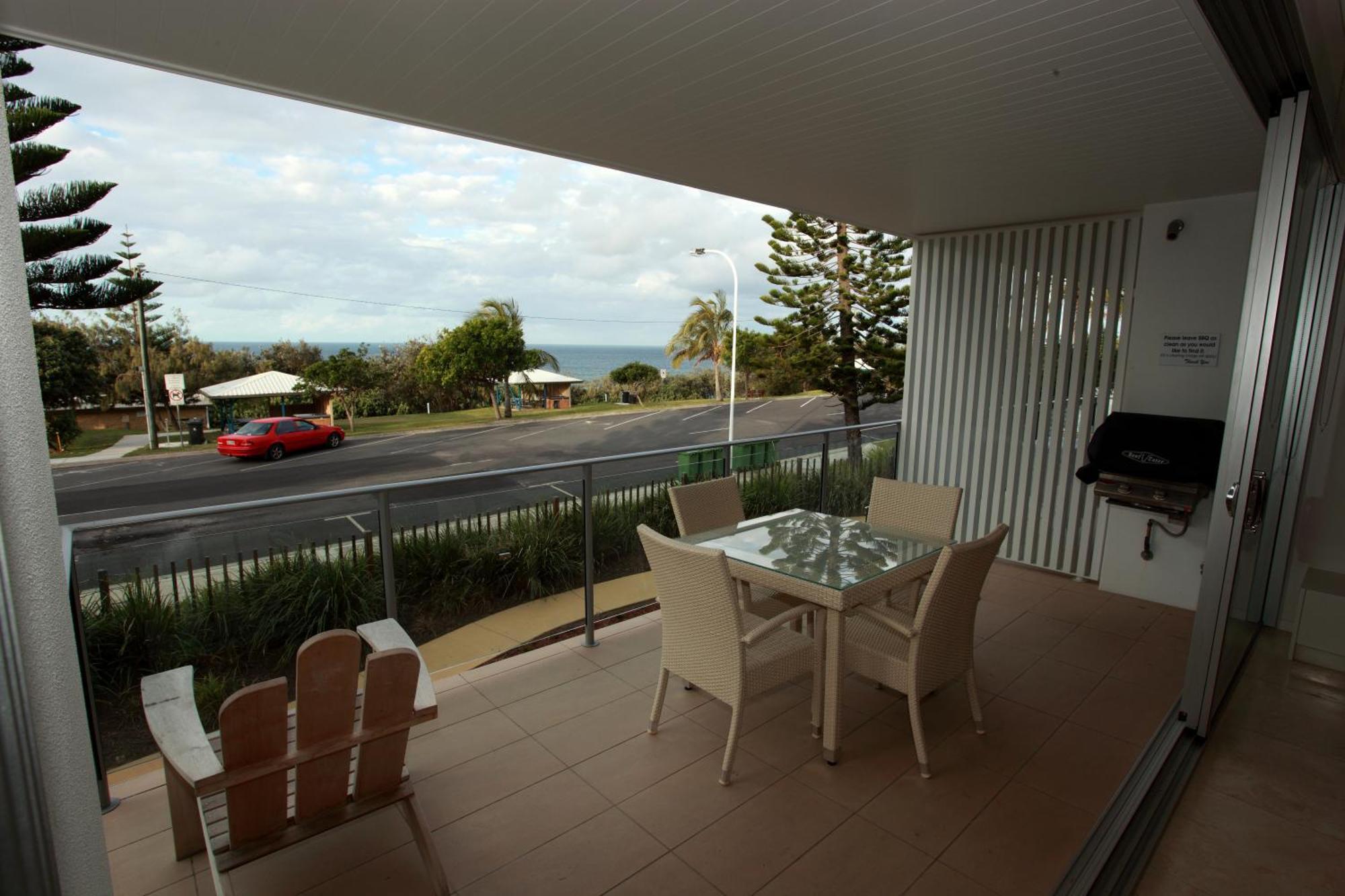 One-Bedroom Apartment Sea View