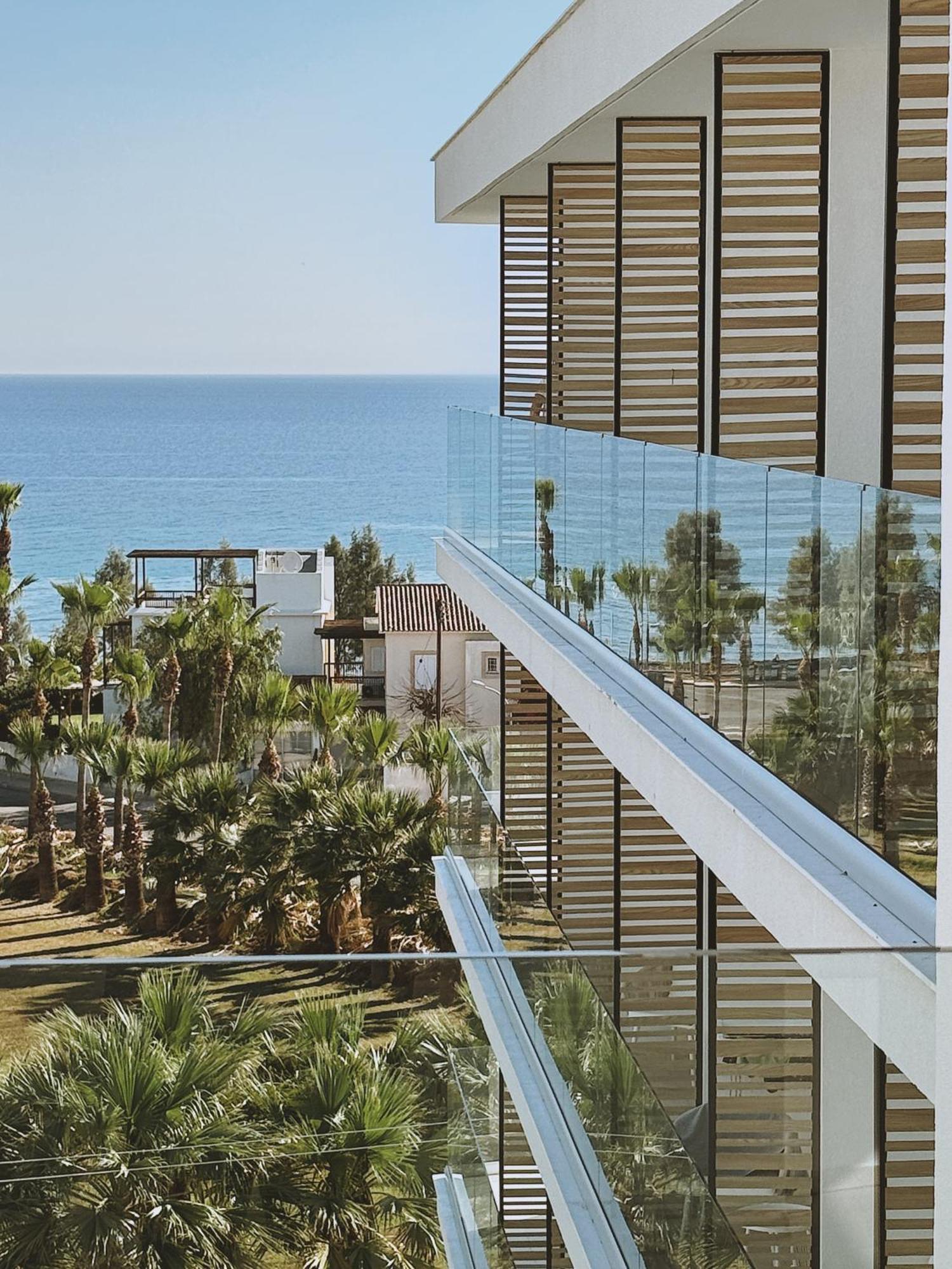 Superior Double or Twin Room Side Sea View