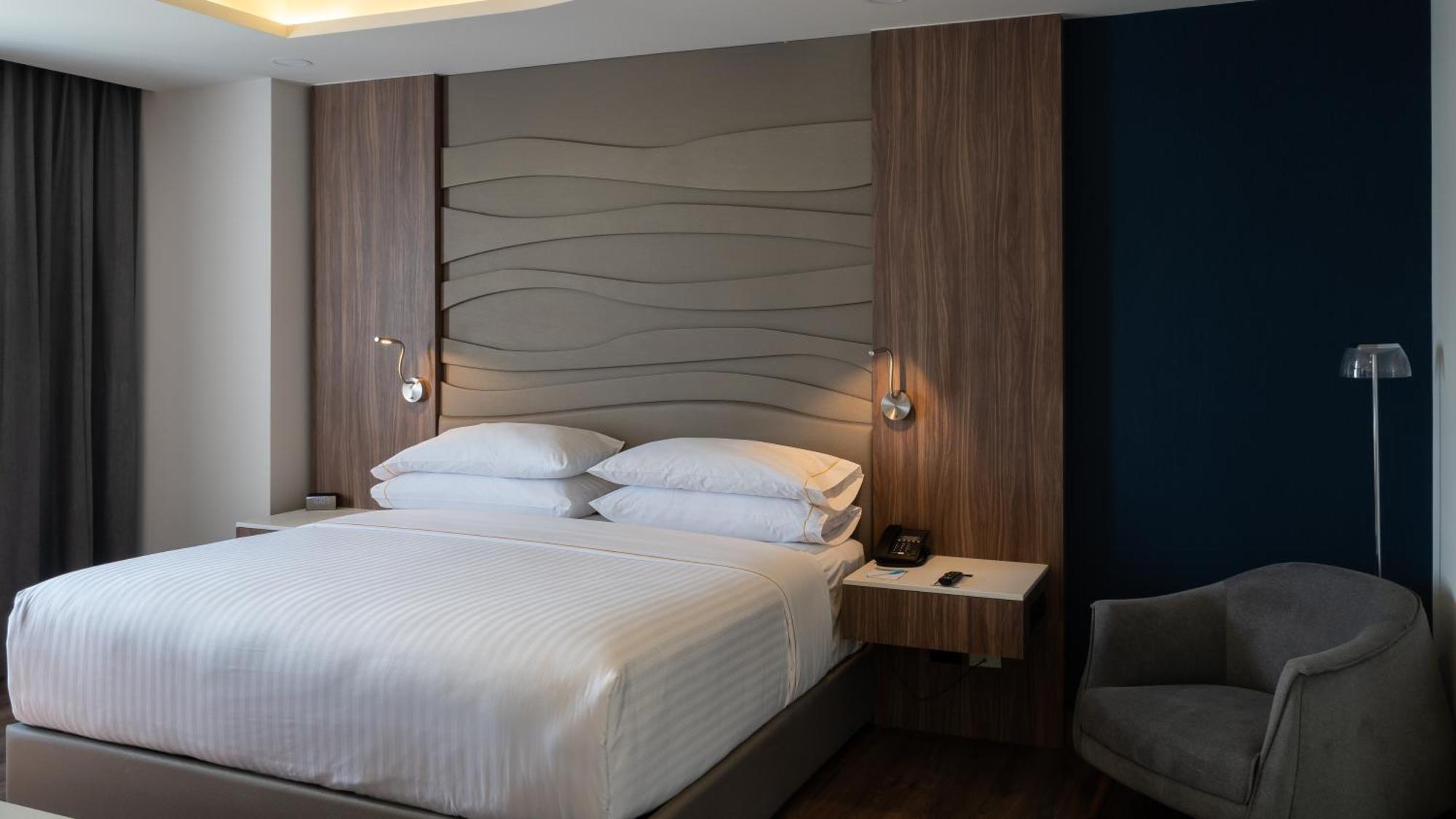 Junior King Suite City View