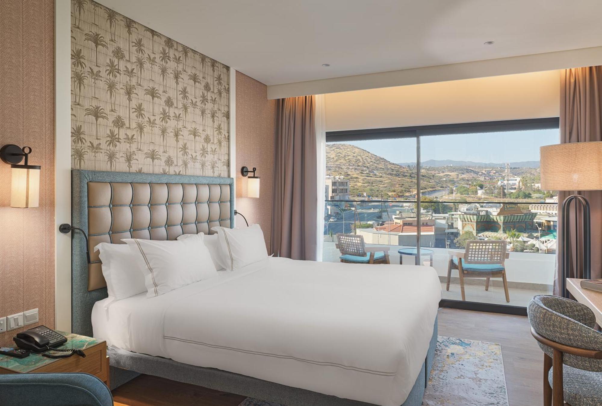 Deluxe Room Inland View