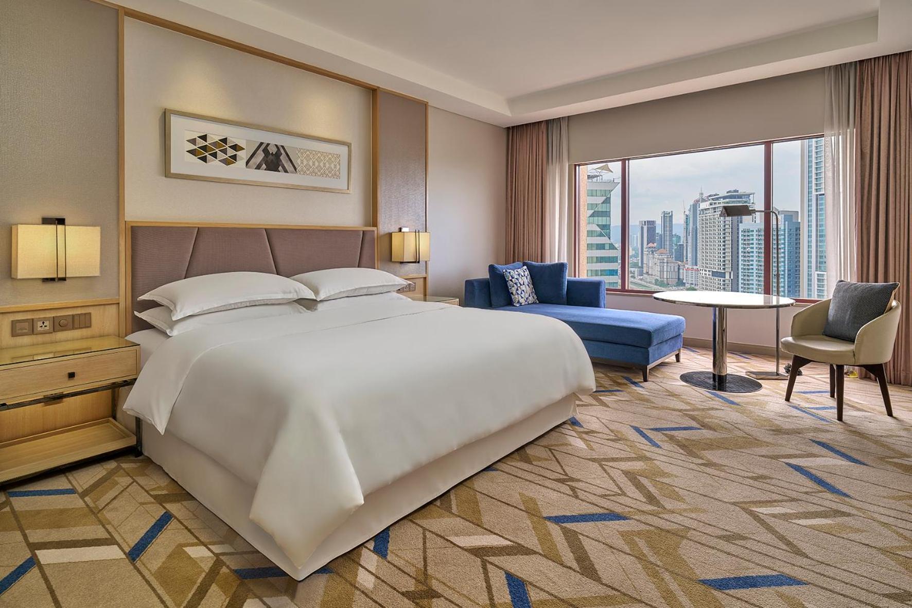 1 King Bed City View Club Lounge Access Room