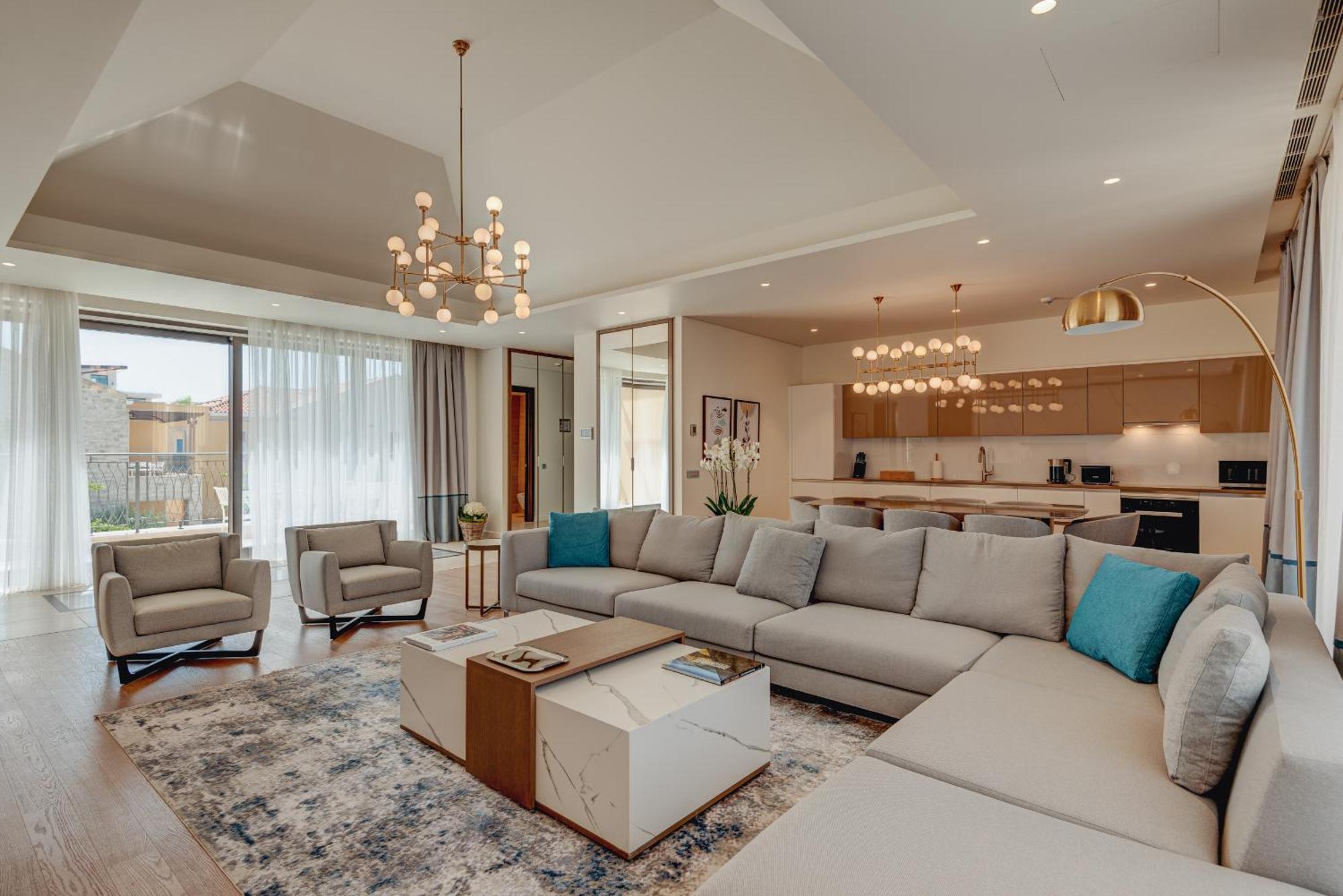 3 Bedrooms Castelnuovo Village Suite