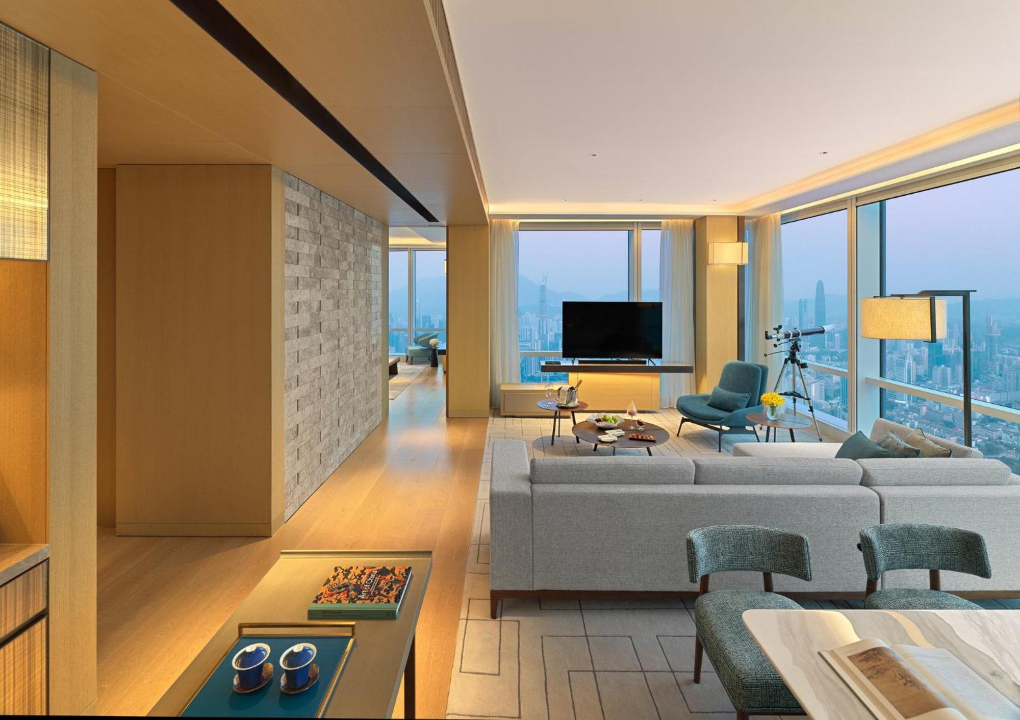 Deluxe View Suite