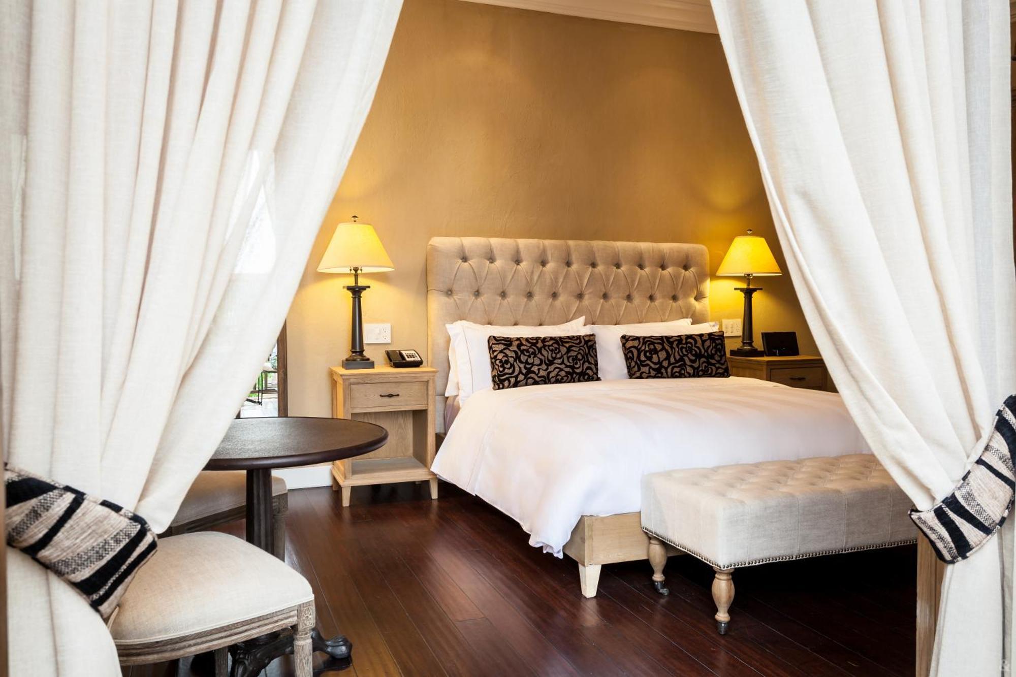 Deluxe Double Room Makani Beach Club access