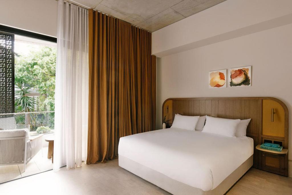 Lane Room