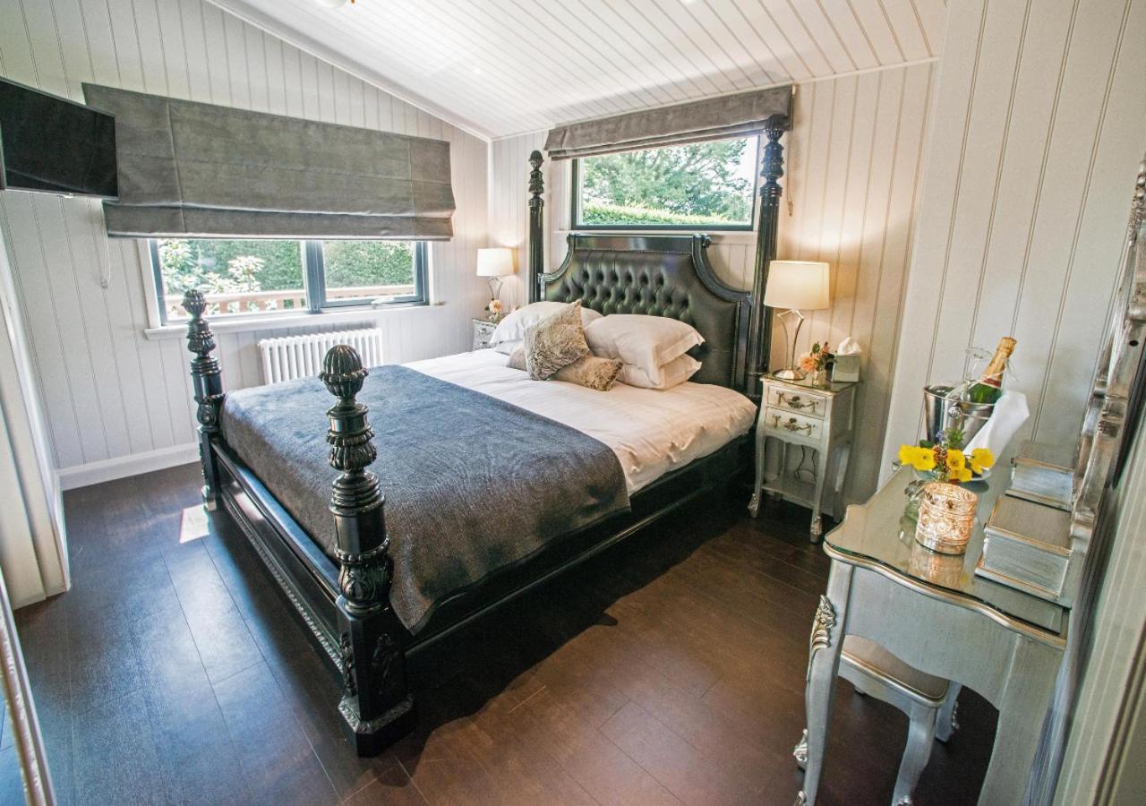 Deluxe 2 Bedroom Suite Spa Bath