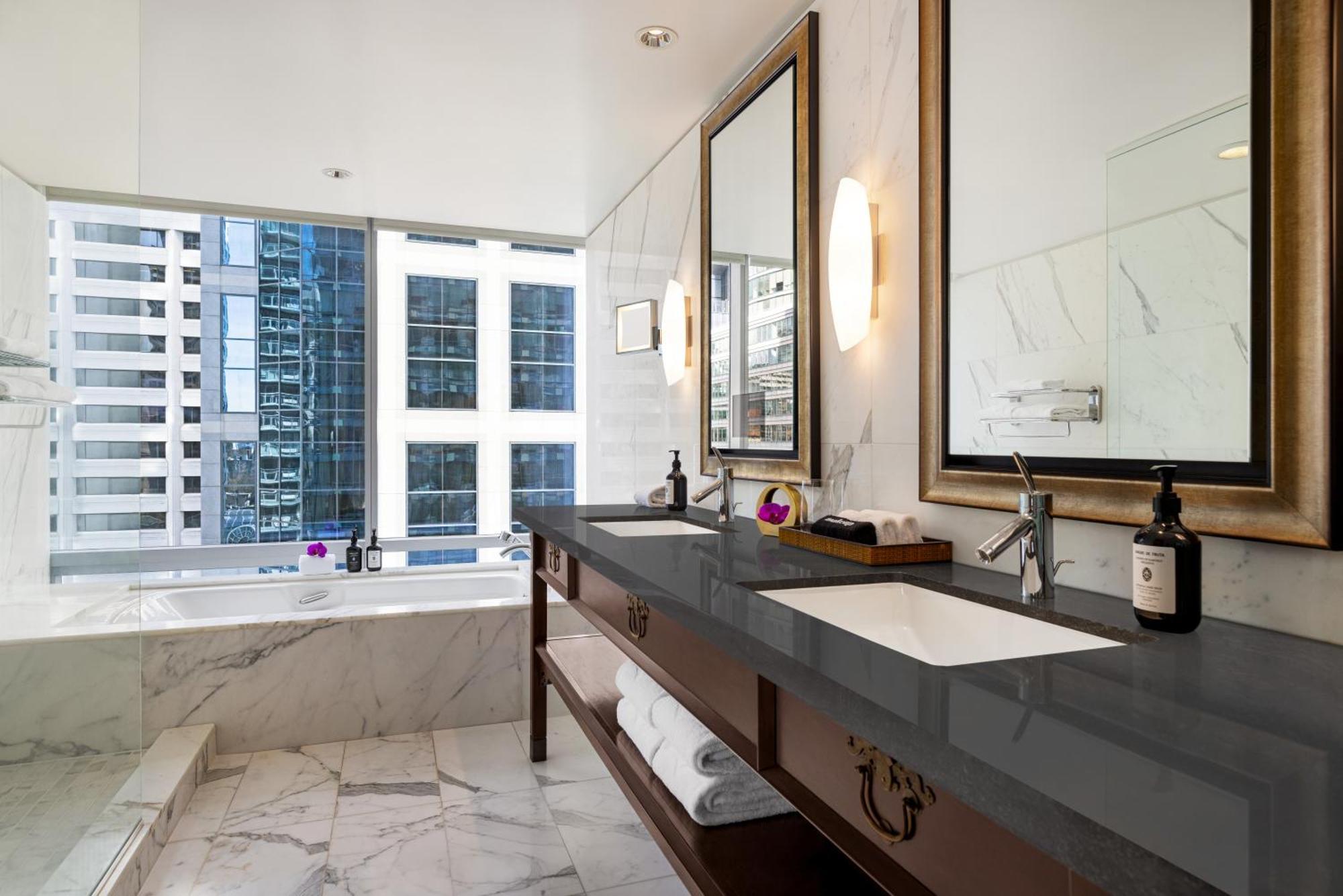 Premium One-Bedroom Suite with Sofa Bed and Balcony,1592050932:JPEG