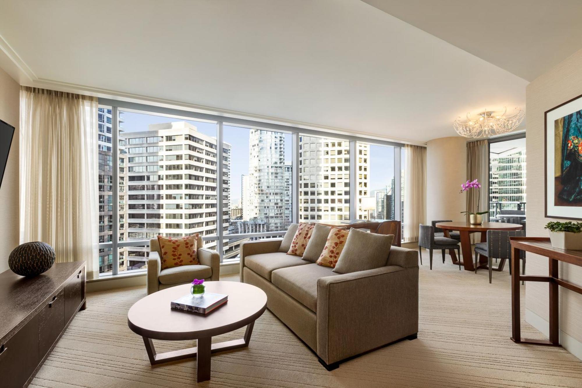 Premium One-Bedroom Suite with Balcony,1592050910:JPEG