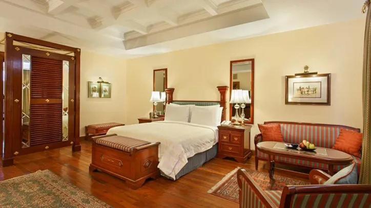 Premier Valley View Room