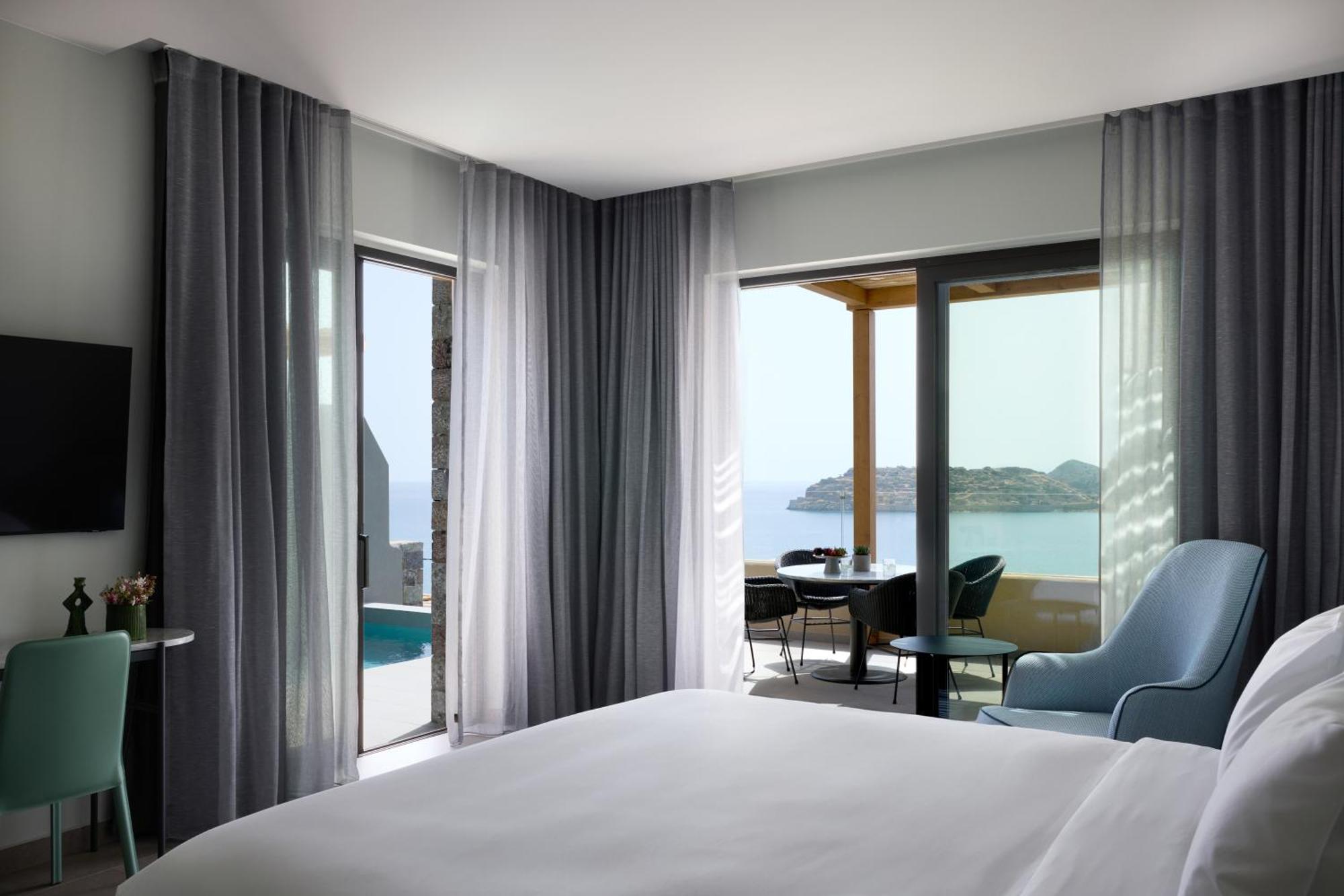 Executive Suite mit eigenem Pool und Meerblick