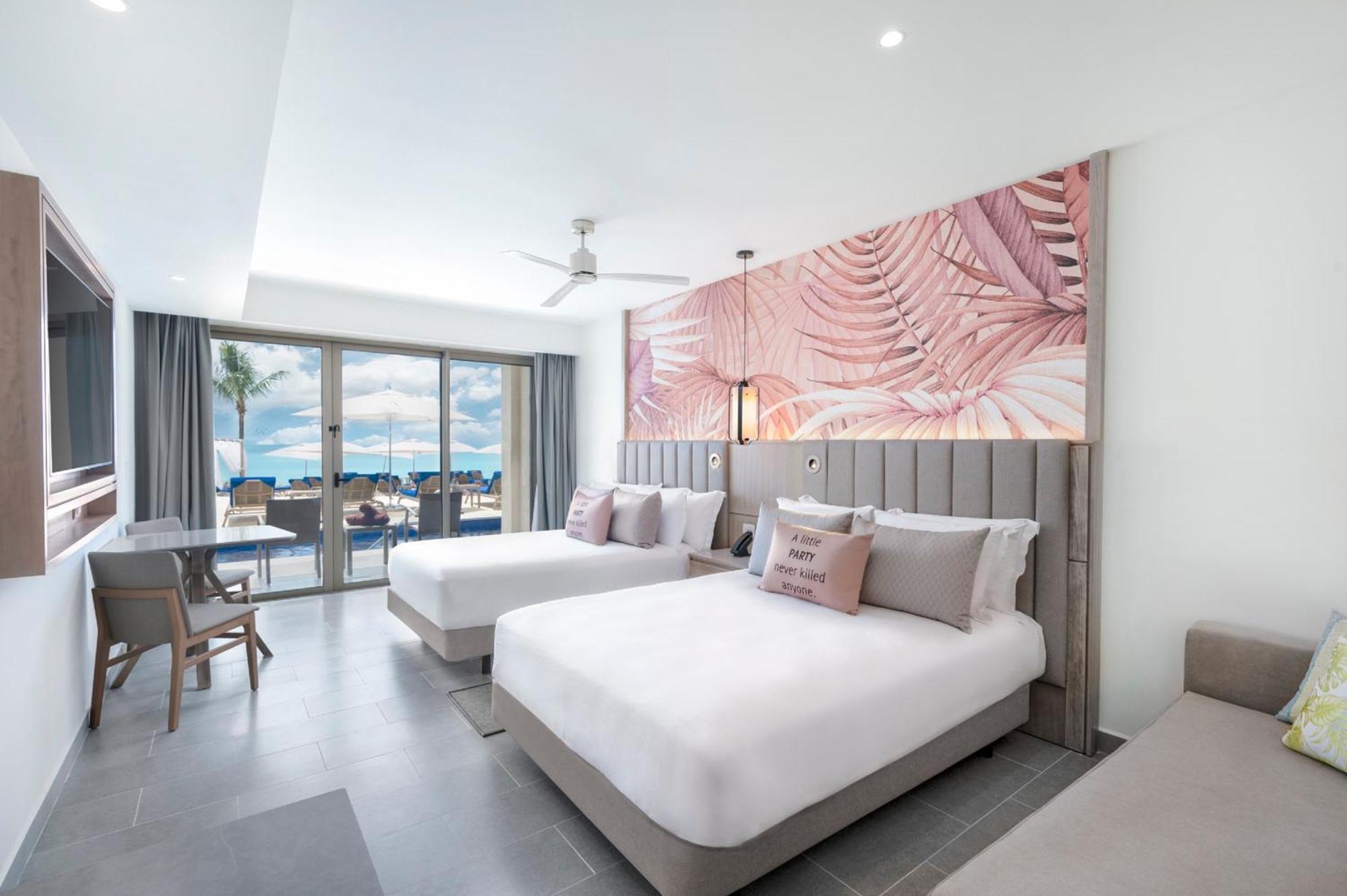 Luxury Junior Suite Beach front Swim Out Diamond Club,1599772187:JPEG