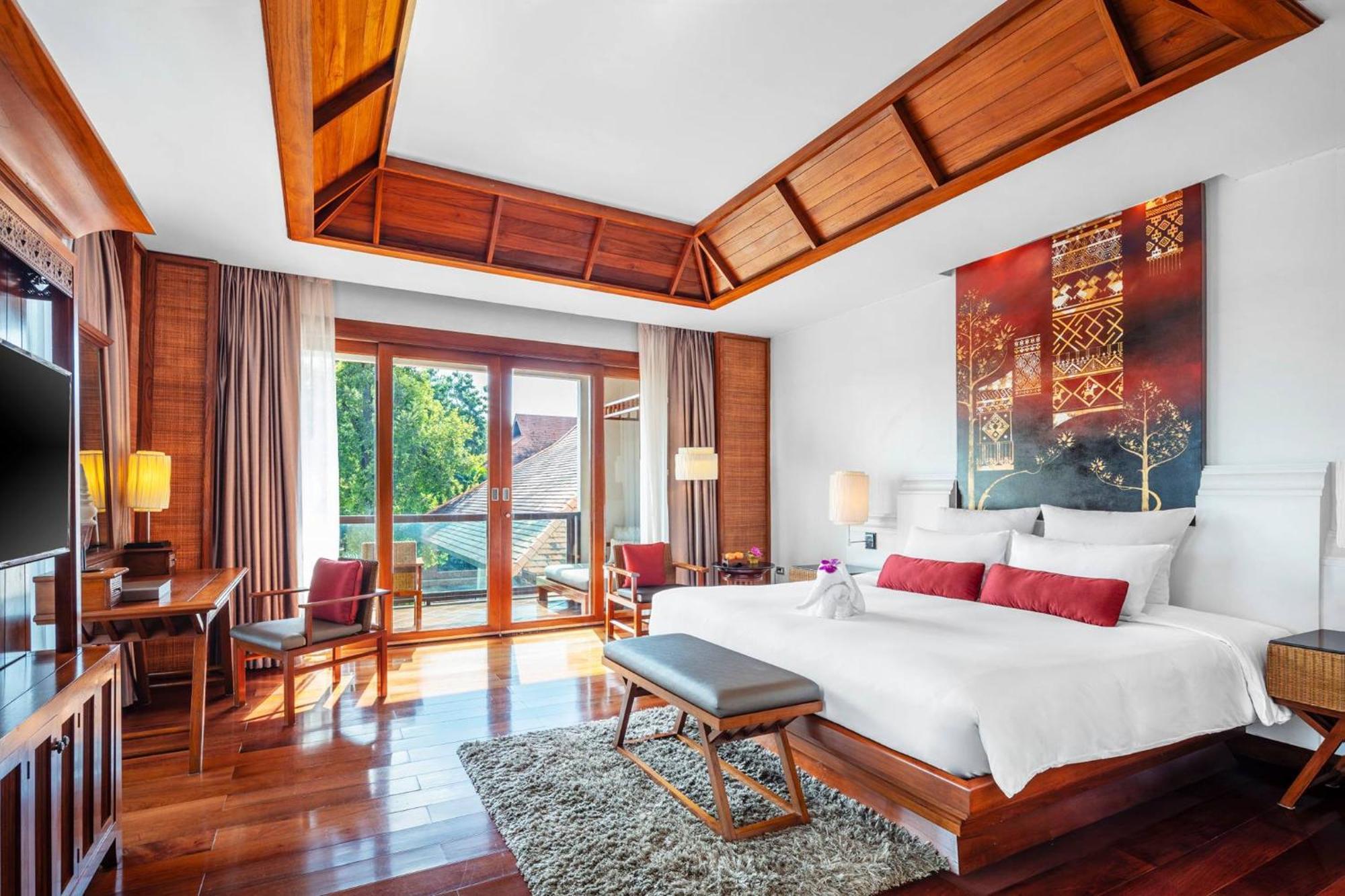Deluxe Balcony King Size bed