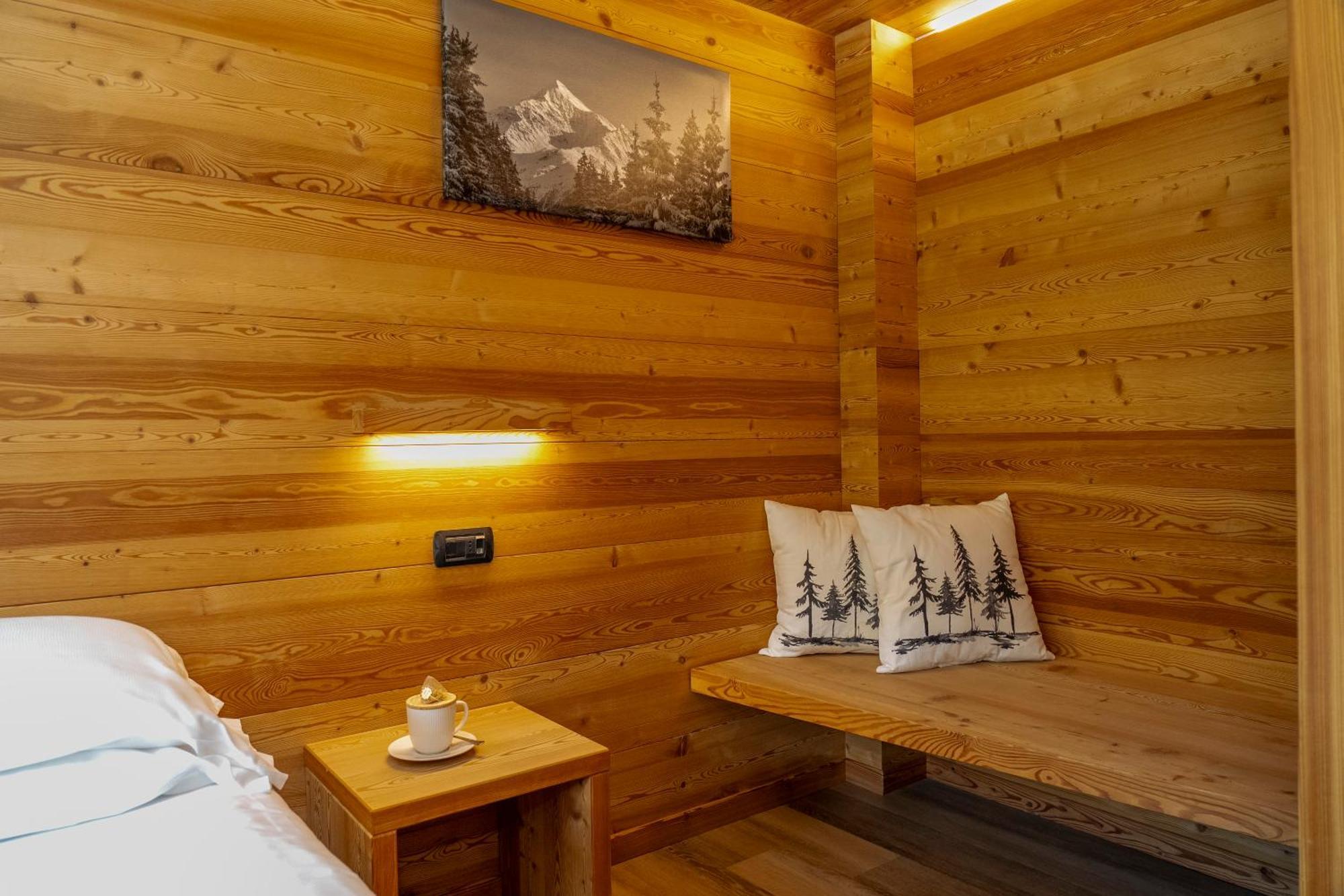 Superior Double or Twin Room Mountain View