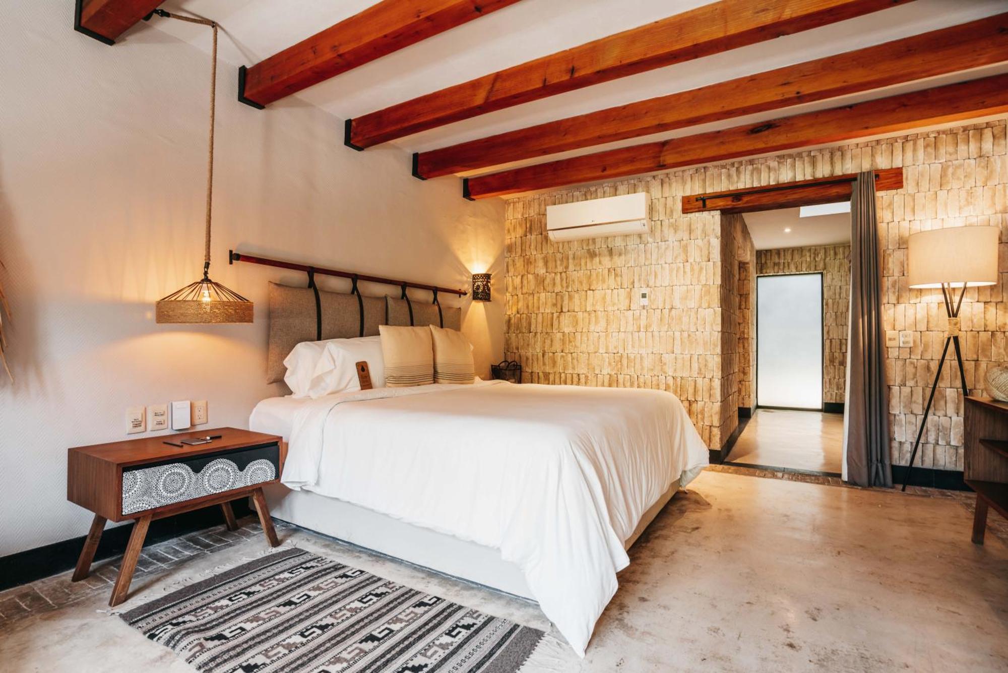 Premium King Room,1592925029:JPEG